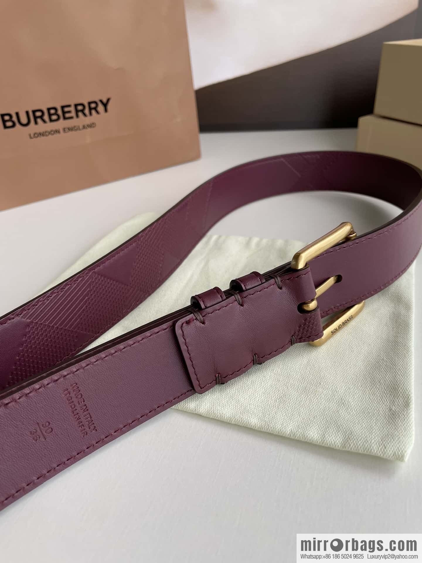 BURBERRY Cowhide Pressed Checkered Men's Pin Buckle Belt