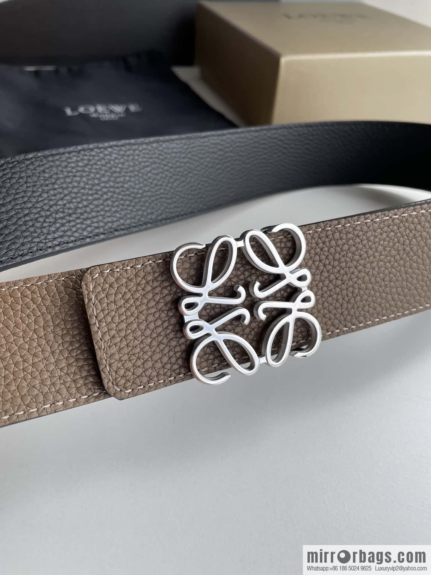 LOEVE Luo Yiwei stainless steel logo pattern metal buckle with the first layer of cowhide double-sided belt 40mm