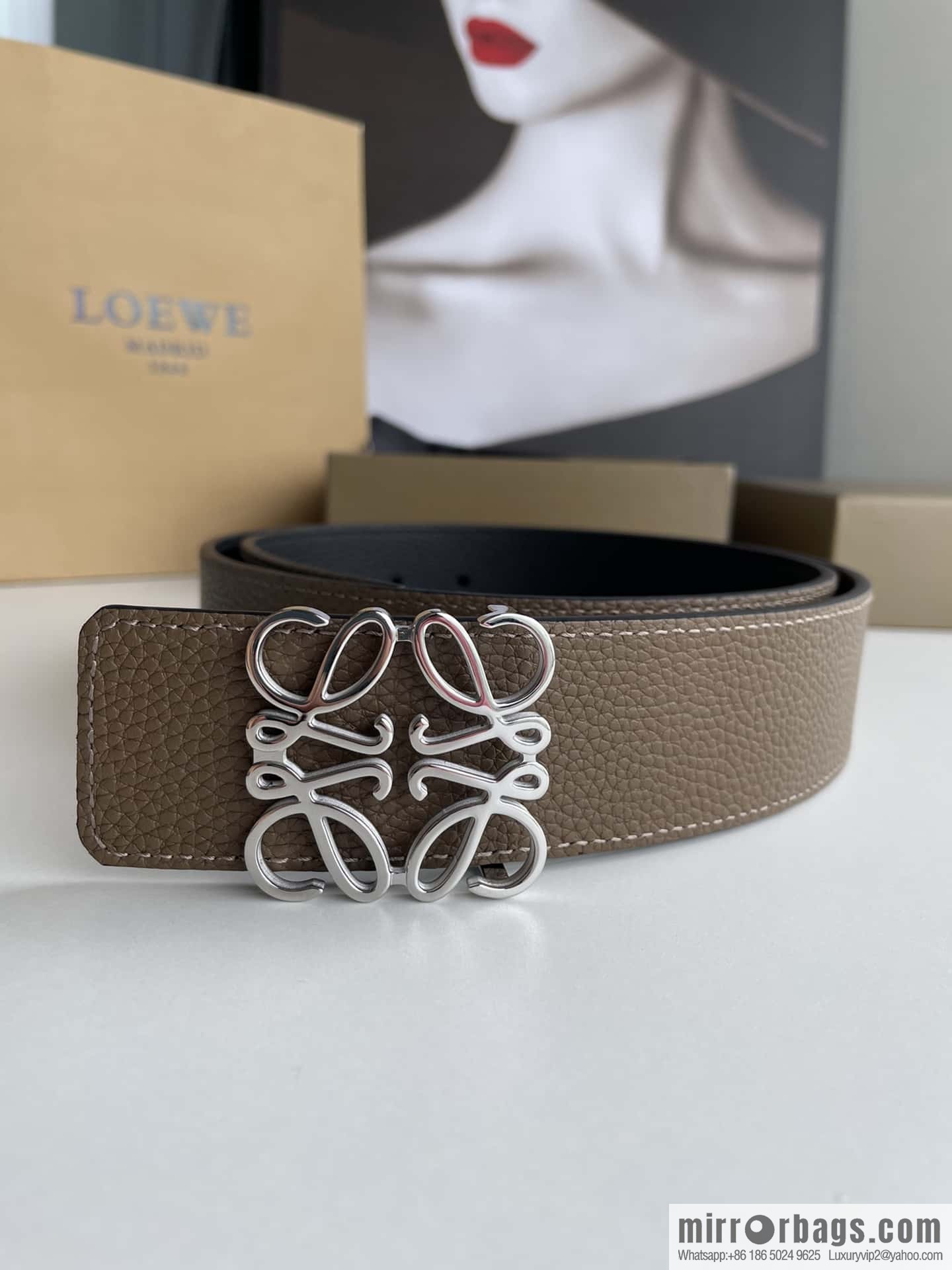 LOEVE Luo Yiwei stainless steel logo pattern metal buckle with the first layer of cowhide double-sided belt 40mm