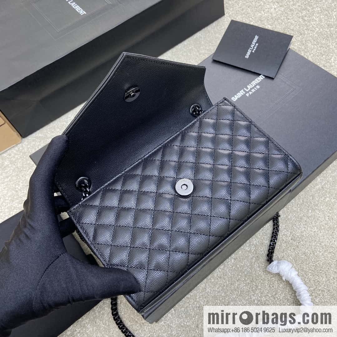 The new Envelope small caviar adopts the top original imported leather caviar pattern black ball pattern model: 600915/black chain