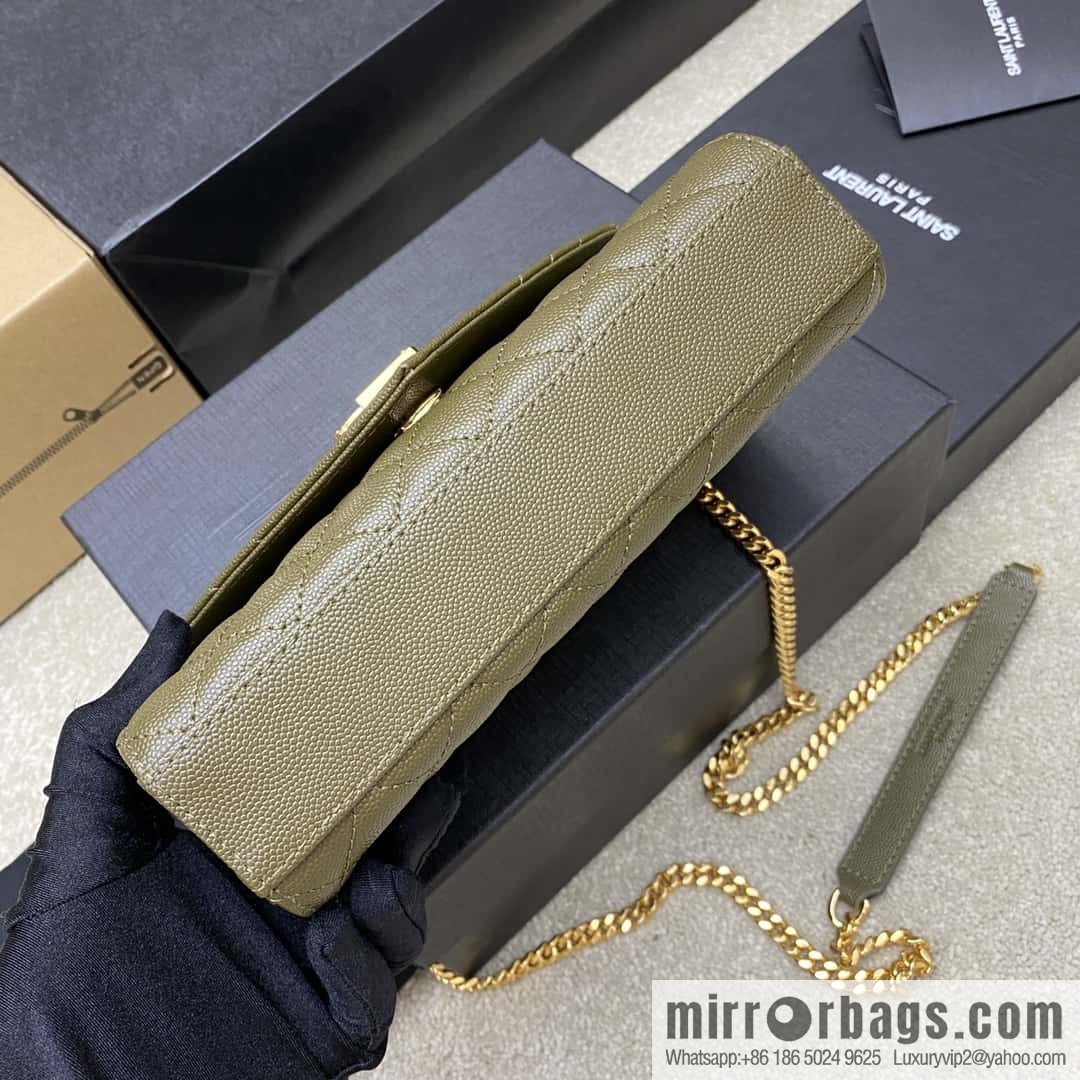 The new Envelope small caviar adopts the top imported leather caviar pattern olive green model: 600915 ball pattern/gold