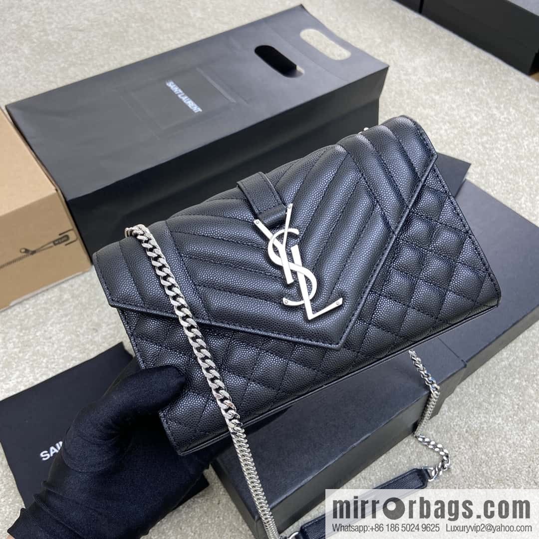 The new Envelope small caviar adopts the top original imported leather caviar pattern black ball pattern model: 600915/silver