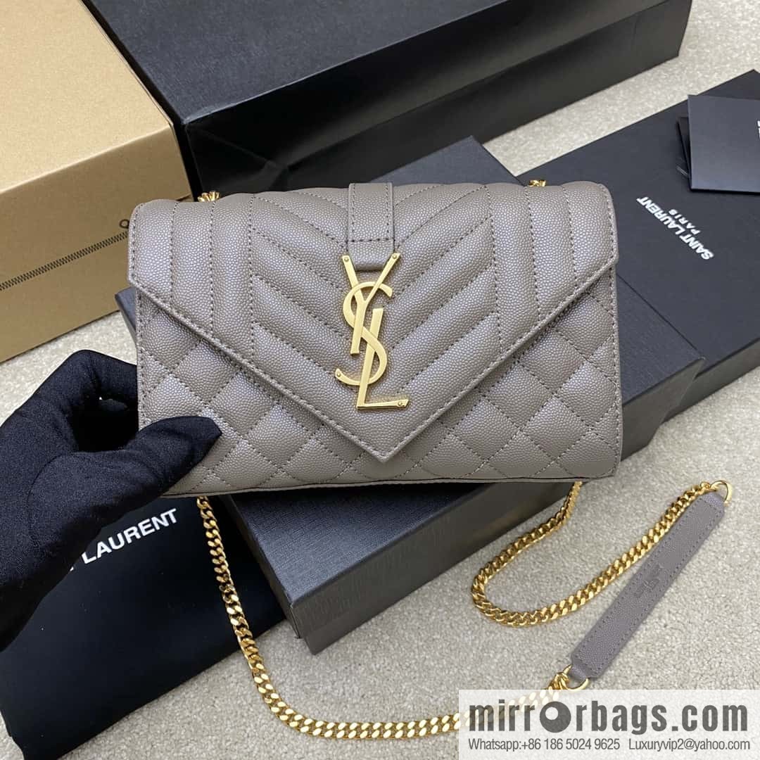 The new Envelope small caviar adopts the top original imported leather caviar pattern gray ball pattern model: 600915/gold