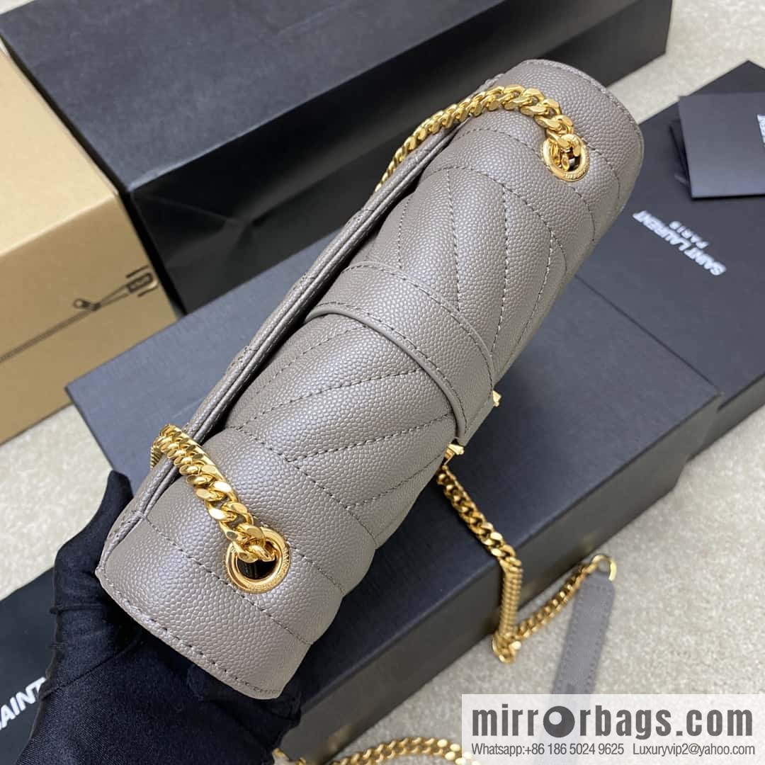 The new Envelope small caviar adopts the top original imported leather caviar pattern gray ball pattern model: 600915/gold