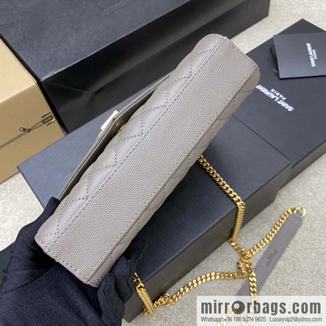 The new Envelope small caviar adopts the top original imported leather caviar pattern gray ball pattern model: 600915/gold