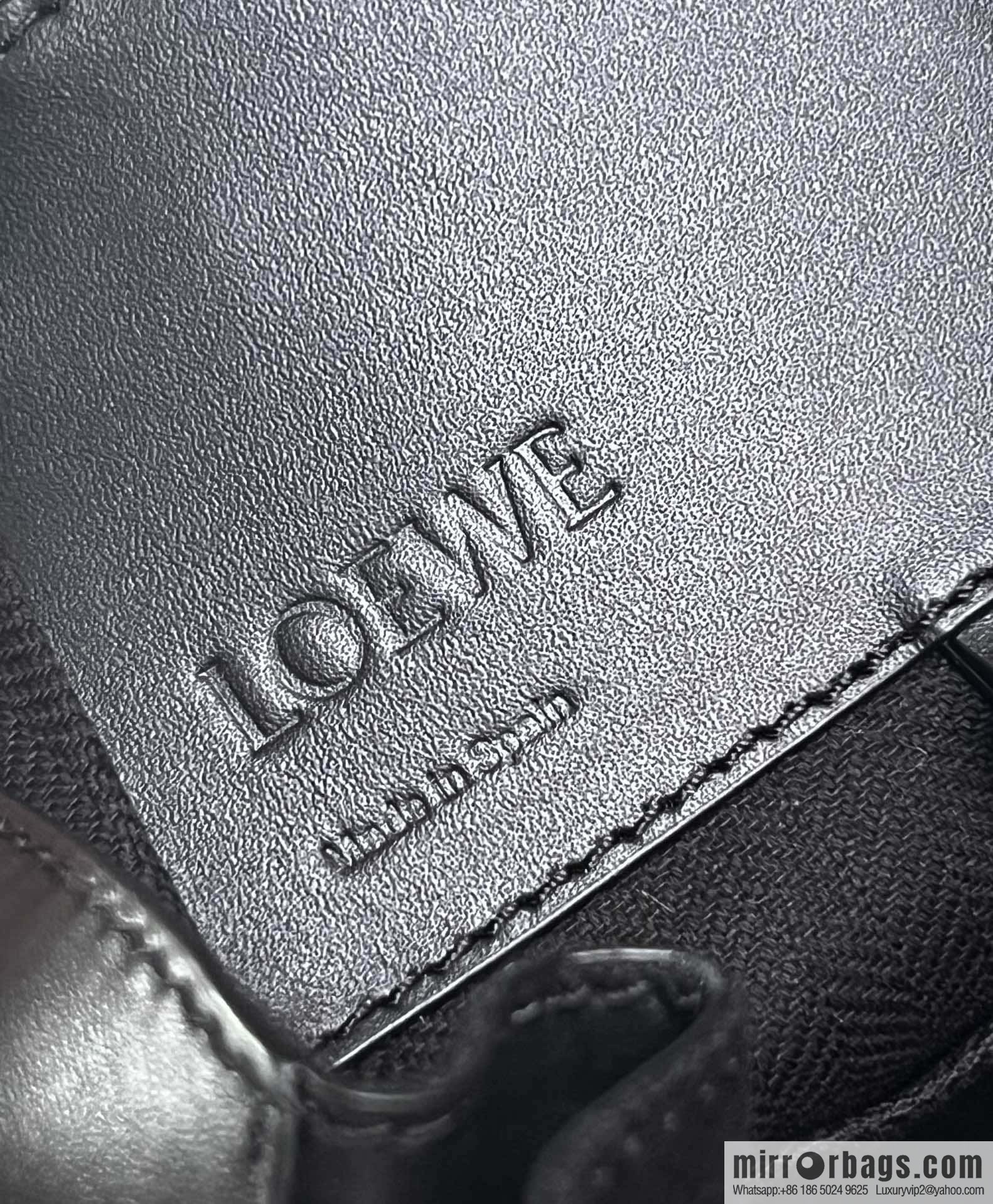 LOEWE 2023 monochrome glaze satin series Hammock bag hammock bag 0682 black