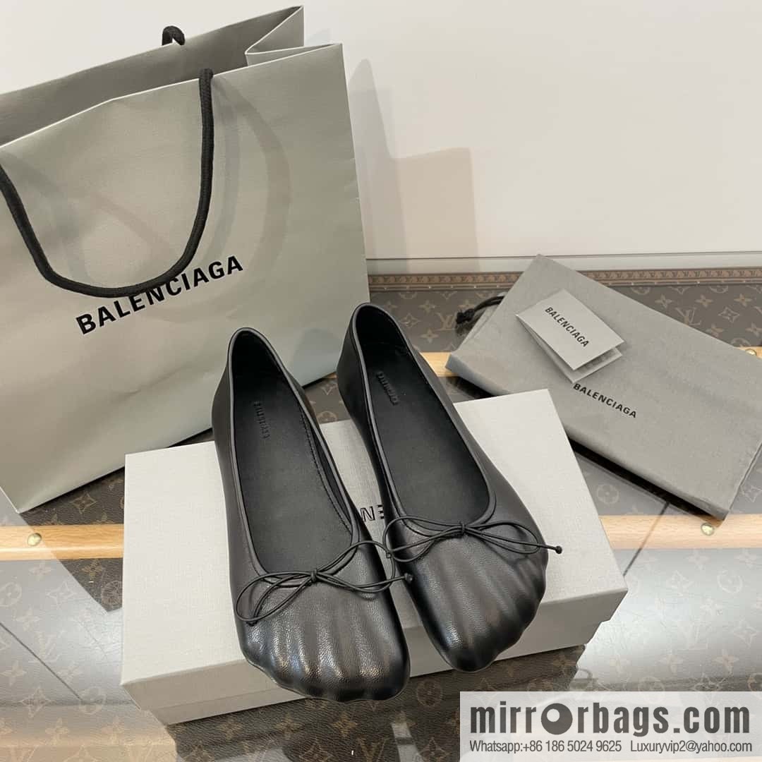 𝐁𝐚𝐥𝐞𝐧𝐜𝐢𝐚𝐠𝐚||𝟐𝟎𝟐𝟑 Balenciaga's new five-finger ballet shoes