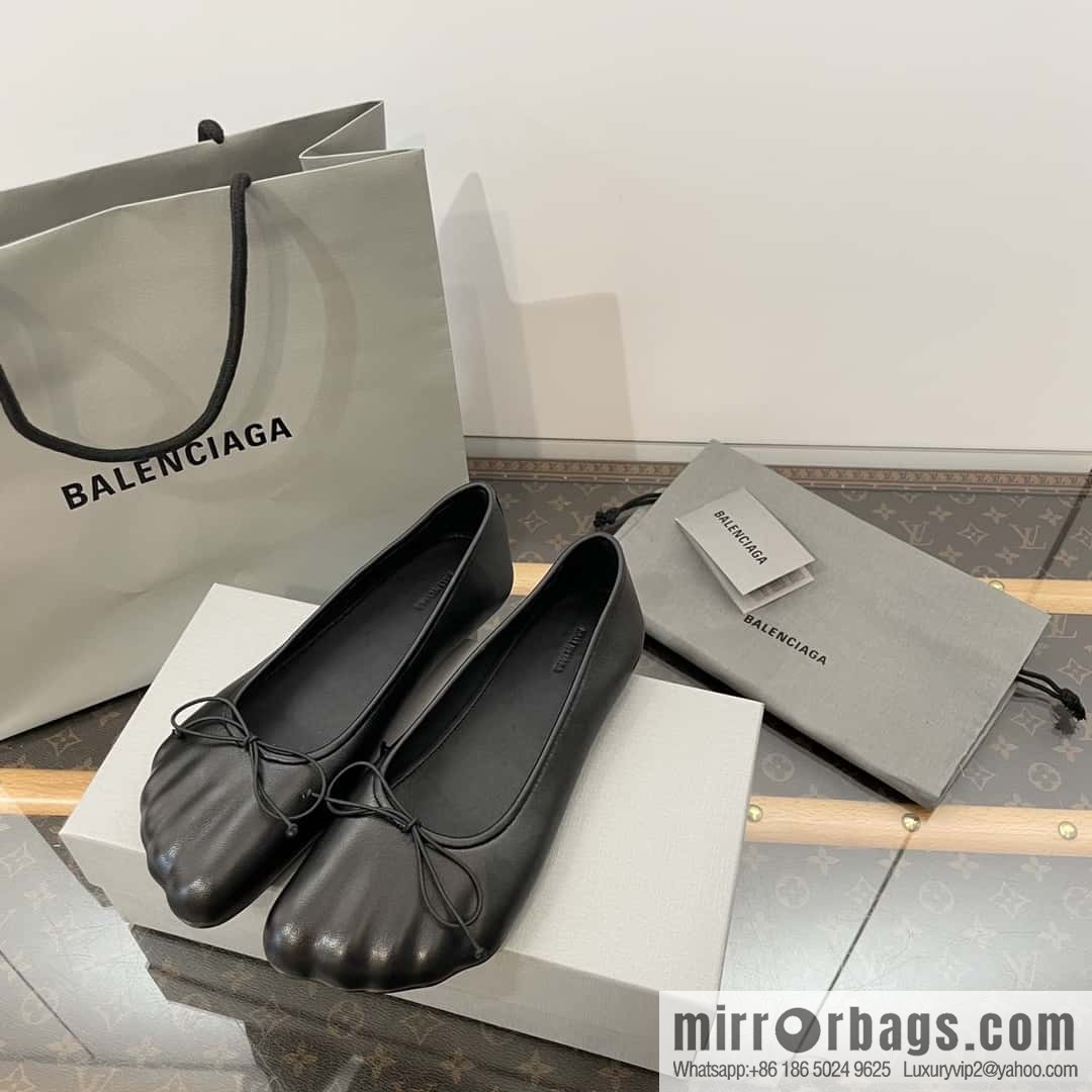 𝐁𝐚𝐥𝐞𝐧𝐜𝐢𝐚𝐠𝐚||𝟐𝟎𝟐𝟑 Balenciaga's new five-finger ballet shoes