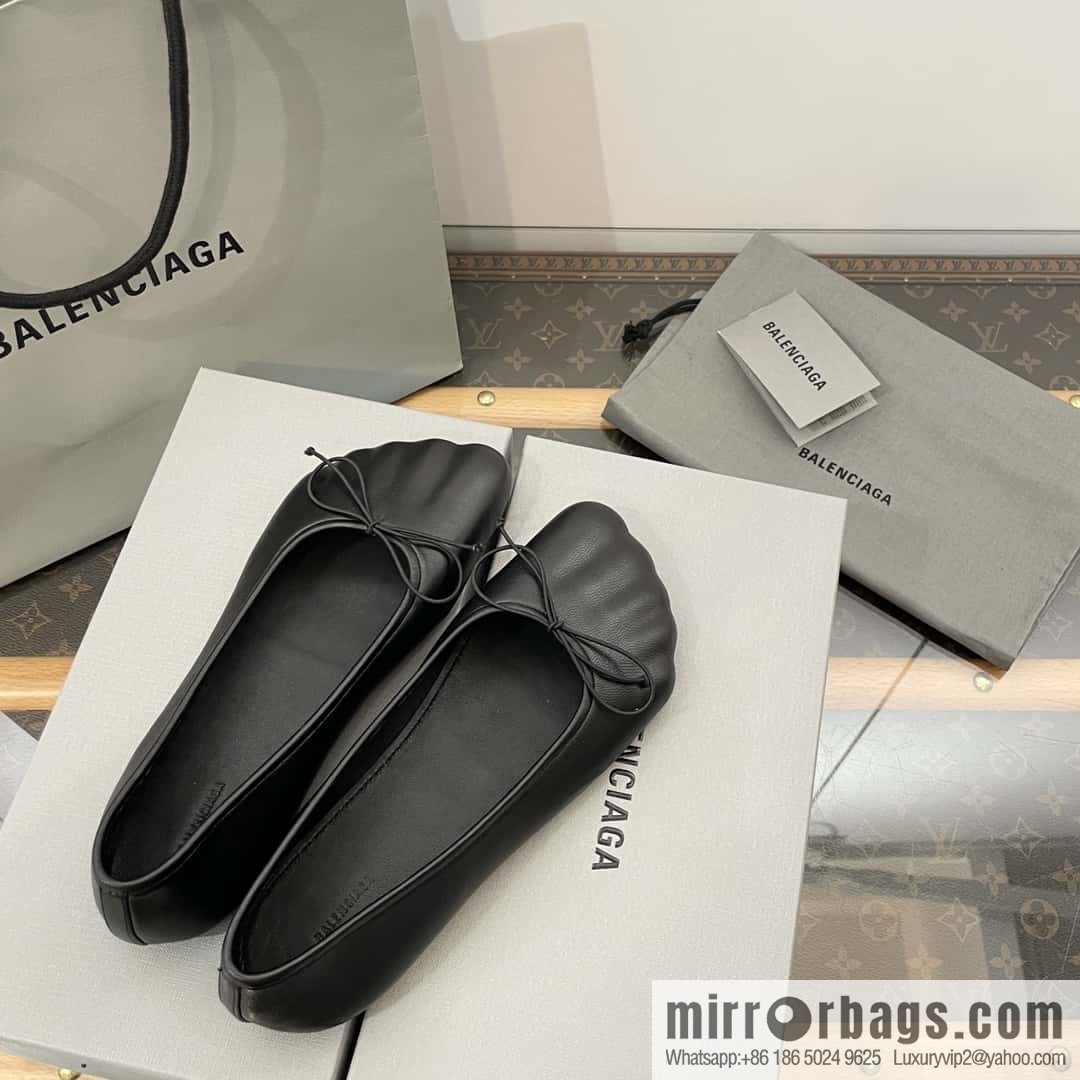 𝐁𝐚𝐥𝐞𝐧𝐜𝐢𝐚𝐠𝐚||𝟐𝟎𝟐𝟑 Balenciaga's new five-finger ballet shoes