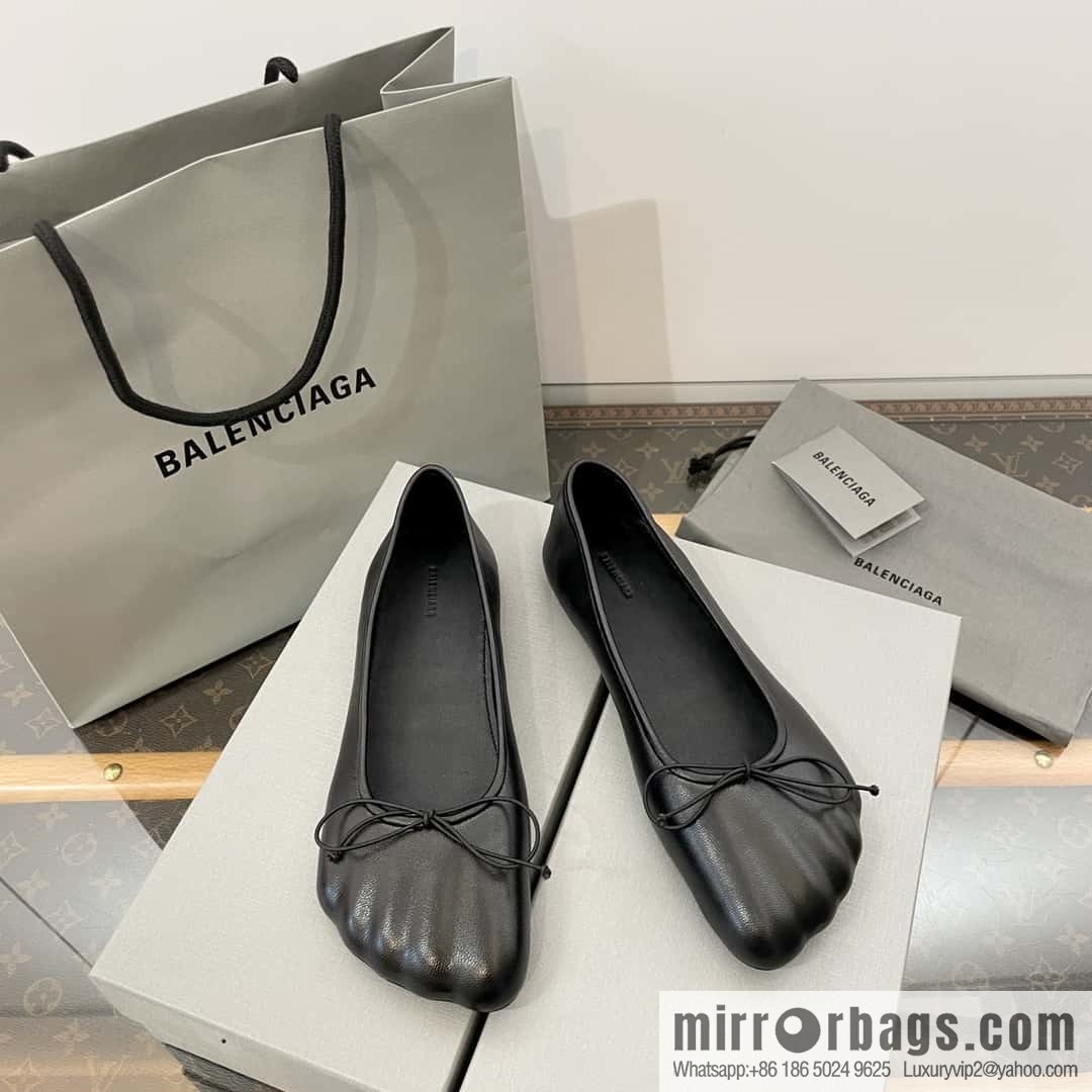 𝐁𝐚𝐥𝐞𝐧𝐜𝐢𝐚𝐠𝐚||𝟐𝟎𝟐𝟑 Balenciaga's new five-finger ballet shoes