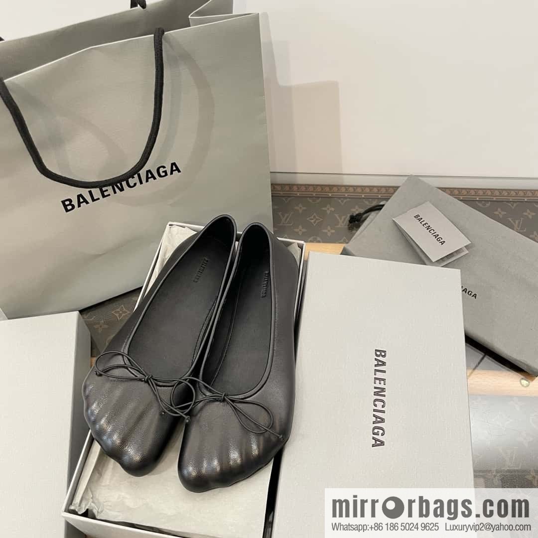 𝐁𝐚𝐥𝐞𝐧𝐜𝐢𝐚𝐠𝐚||𝟐𝟎𝟐𝟑 Balenciaga's new five-finger ballet shoes