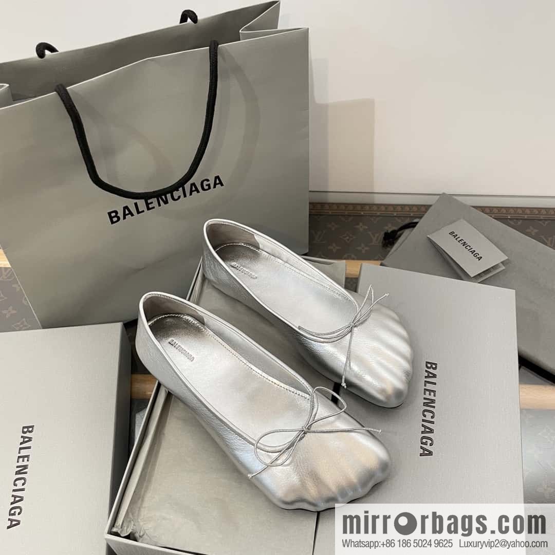 𝐁𝐚𝐥𝐞𝐧𝐜𝐢𝐚𝐠𝐚||𝟐𝟎𝟐𝟑 Balenciaga's new five-finger ballet shoes