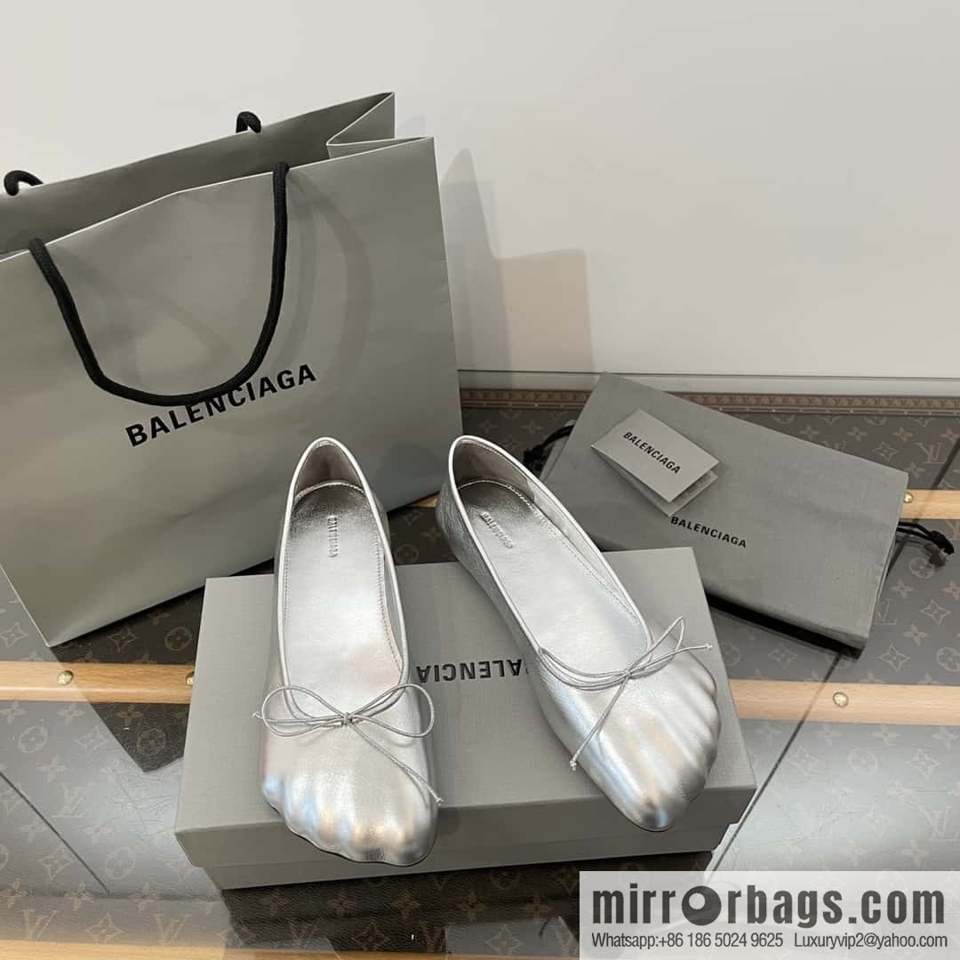 𝐁𝐚𝐥𝐞𝐧𝐜𝐢𝐚𝐠𝐚||𝟐𝟎𝟐𝟑 Balenciaga's new five-finger ballet shoes