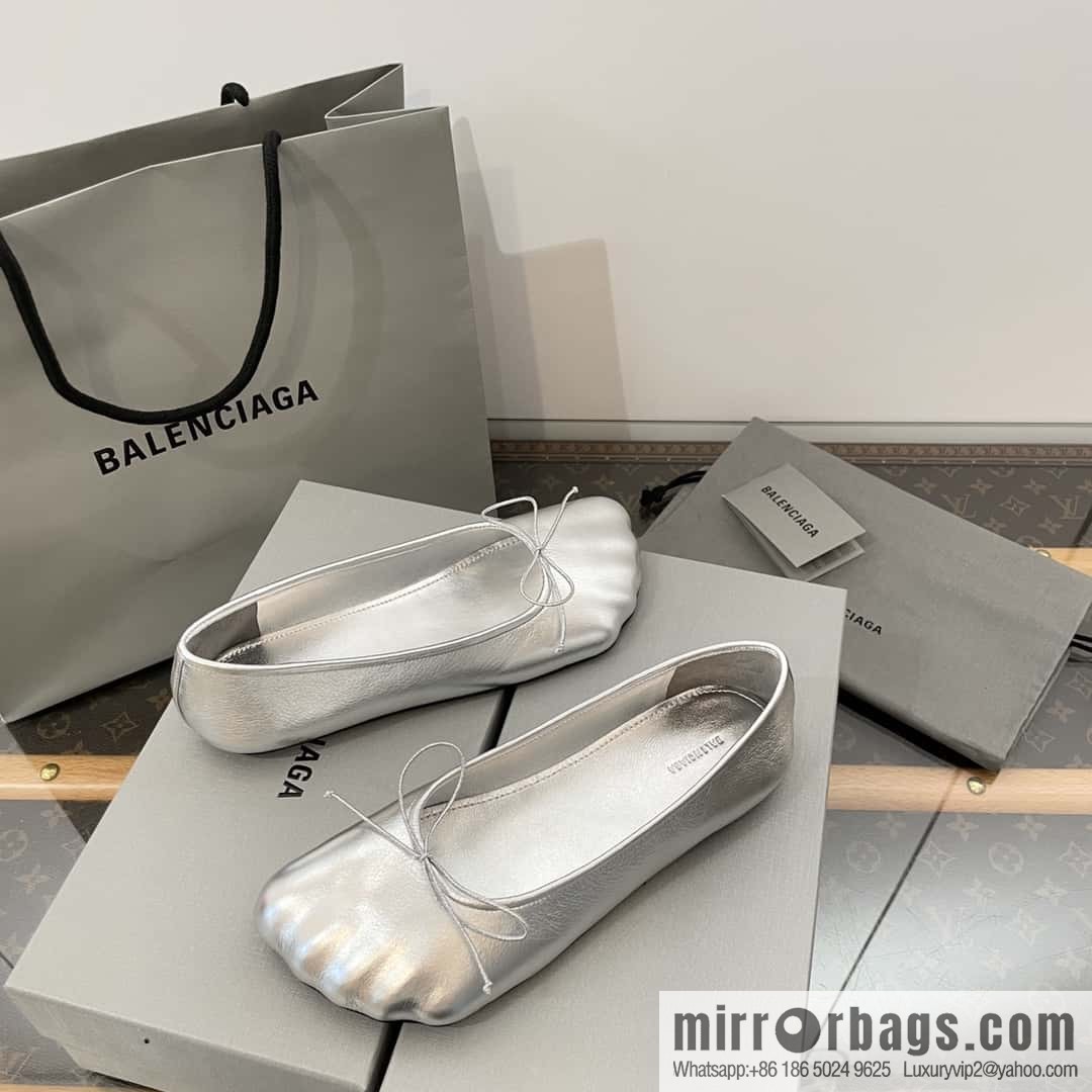𝐁𝐚𝐥𝐞𝐧𝐜𝐢𝐚𝐠𝐚||𝟐𝟎𝟐𝟑 Balenciaga's new five-finger ballet shoes