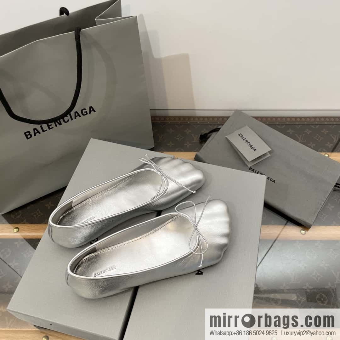 𝐁𝐚𝐥𝐞𝐧𝐜𝐢𝐚𝐠𝐚||𝟐𝟎𝟐𝟑 Balenciaga's new five-finger ballet shoes