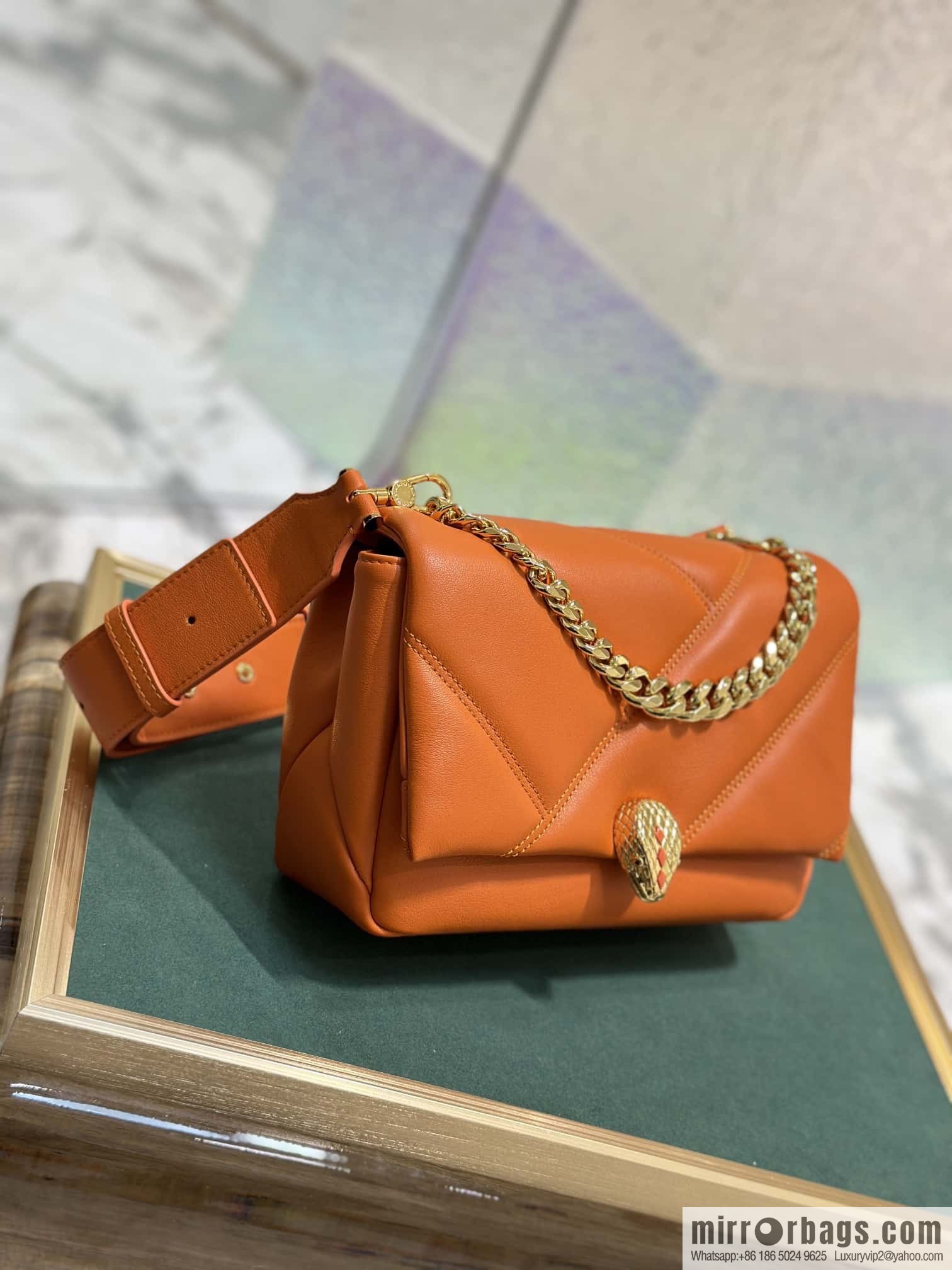 BVLGARI Bulgari SERPENTI CABOCHON series mini crossbody bag Model: 291088