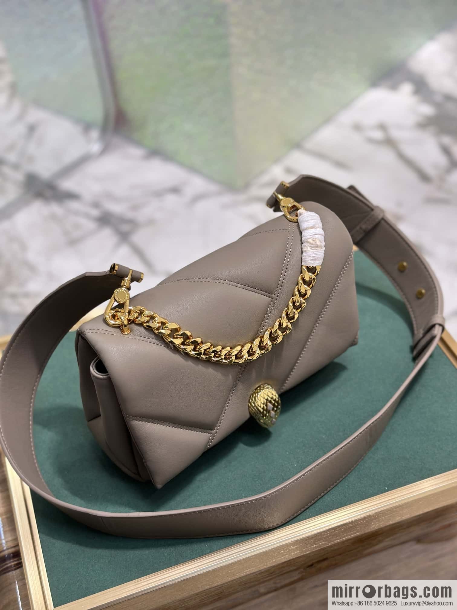 BVLGARI Bulgari SERPENTI CABOCHON series mini crossbody bag Model: 291088