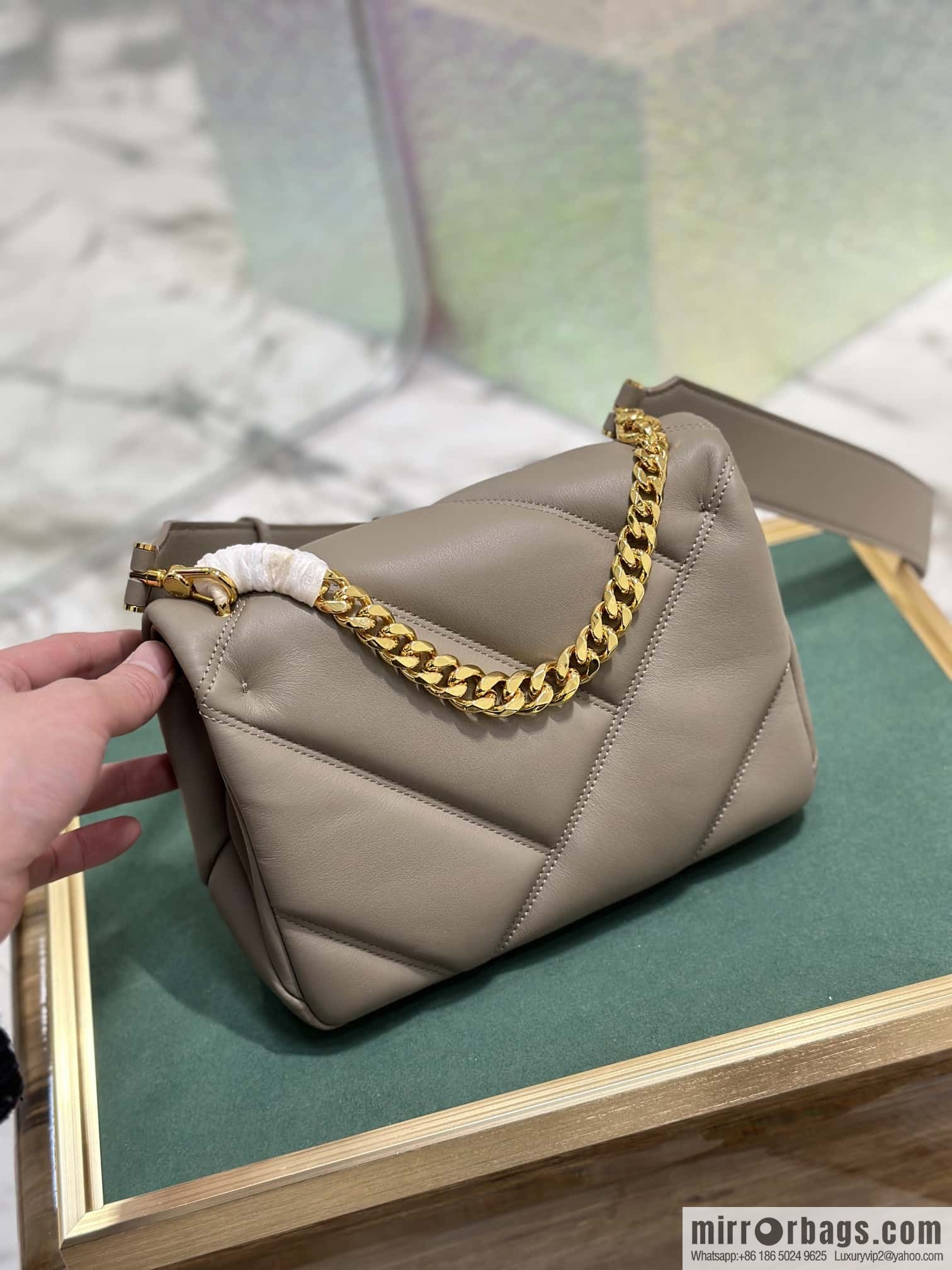 BVLGARI Bulgari SERPENTI CABOCHON series mini crossbody bag Model: 291088