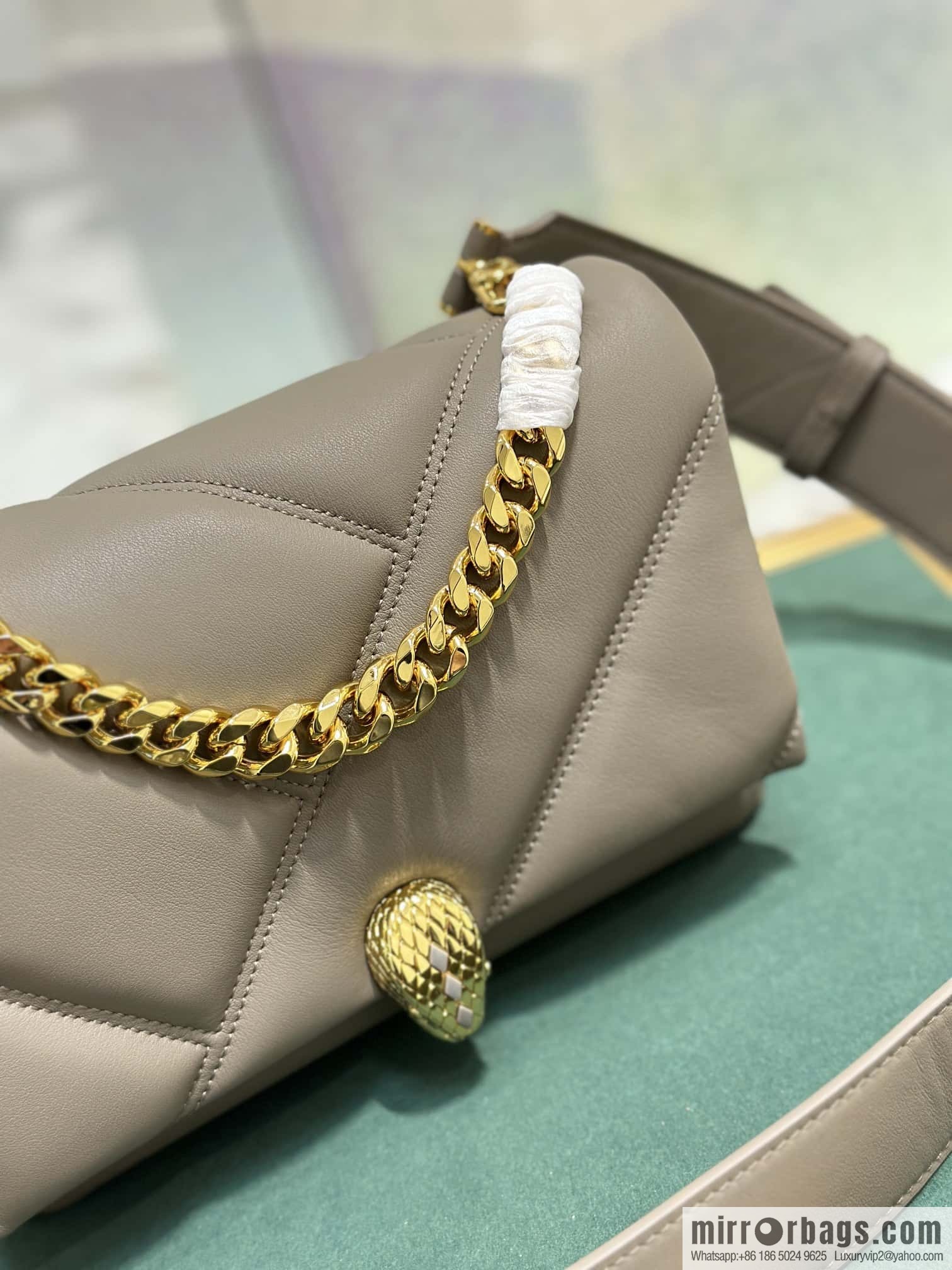 BVLGARI Bulgari SERPENTI CABOCHON series mini crossbody bag Model: 291088