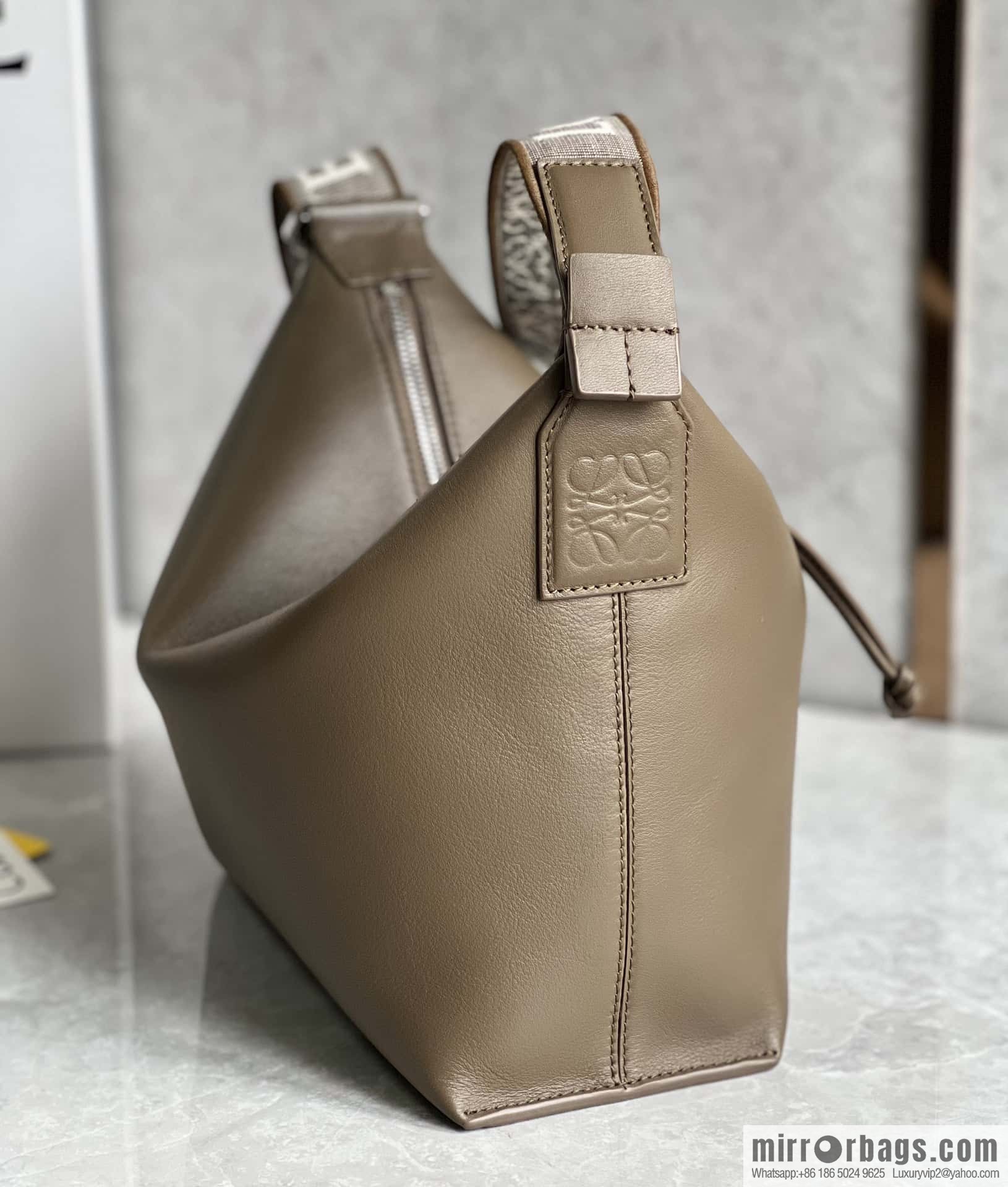 LOEWE Mens Cubi shoulder crossbody bag 0689 Elephant Grey