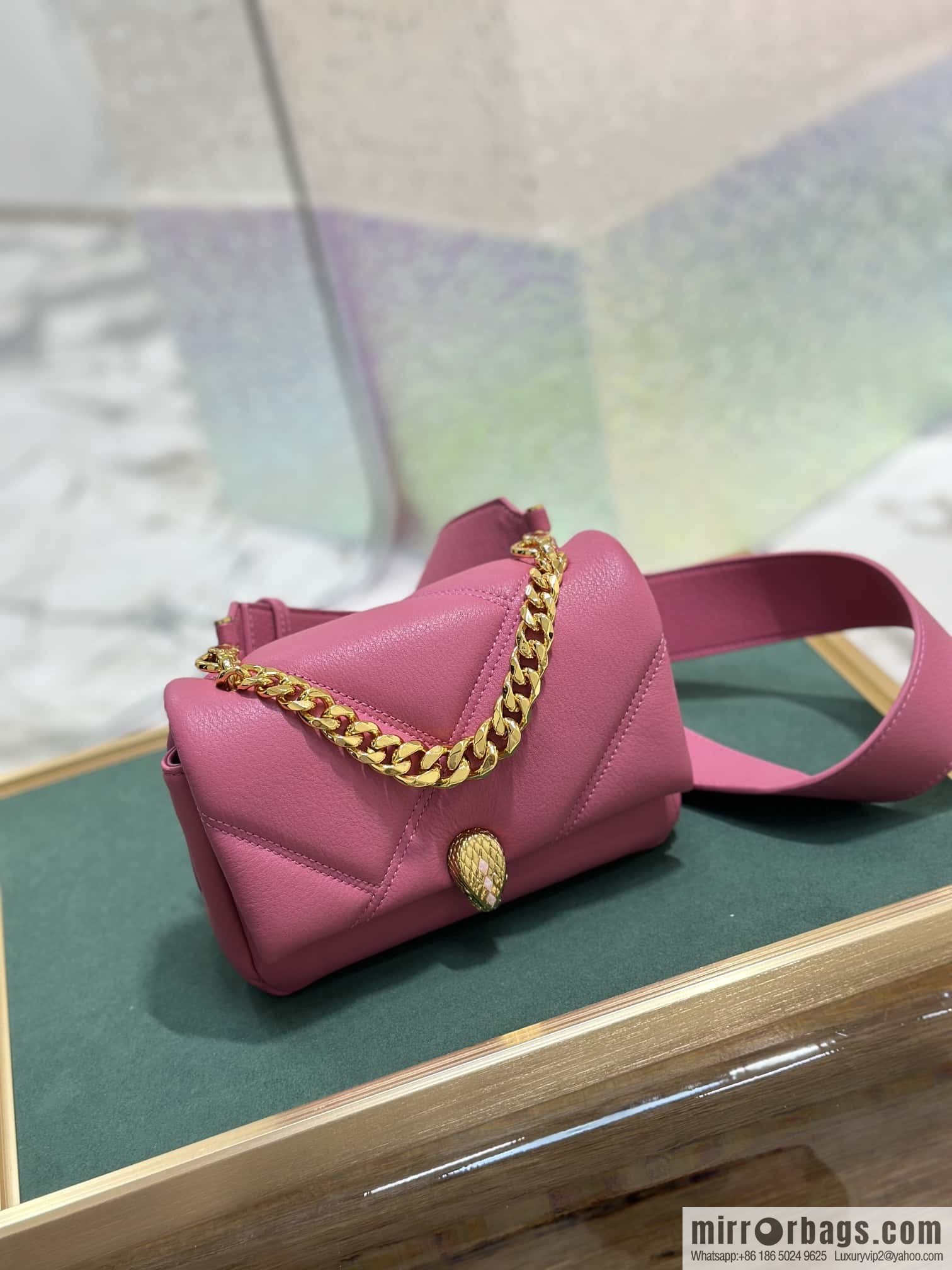 BVLGARI Bulgari SERPENTI CABOCHON series mini crossbody bag Model: 291085