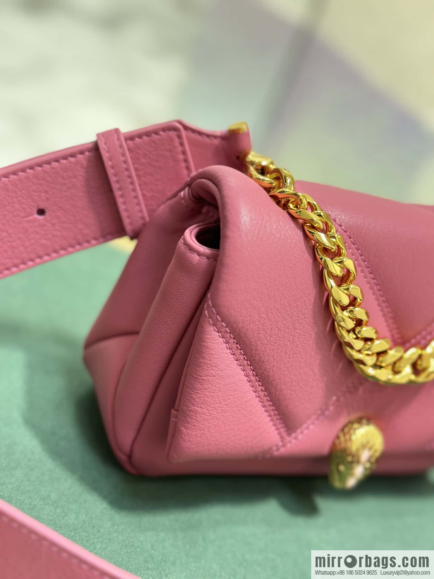 BVLGARI Bulgari SERPENTI CABOCHON series mini crossbody bag Model: 291085