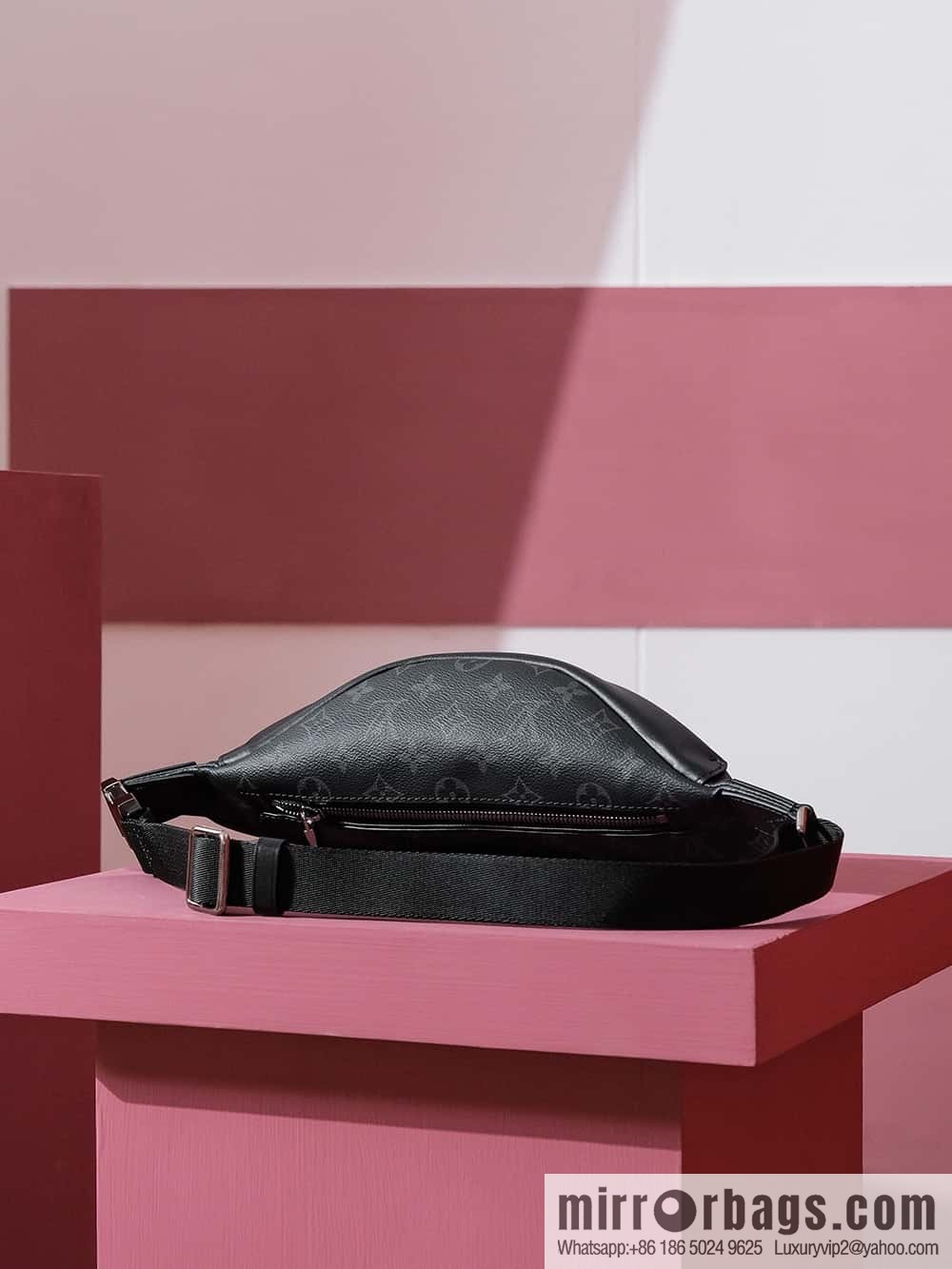 LV Discovery Bumbag PM M46035