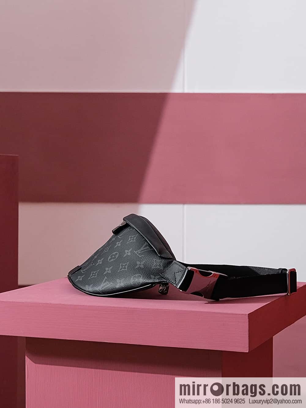 LV Discovery Bumbag PM M46035