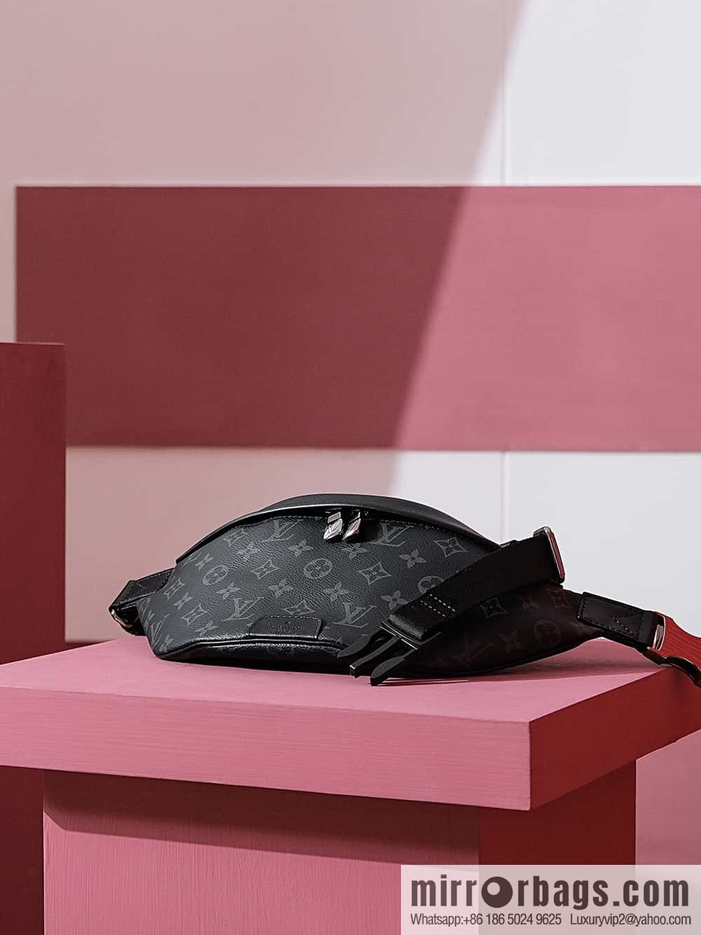 LV Discovery Bumbag PM M46035
