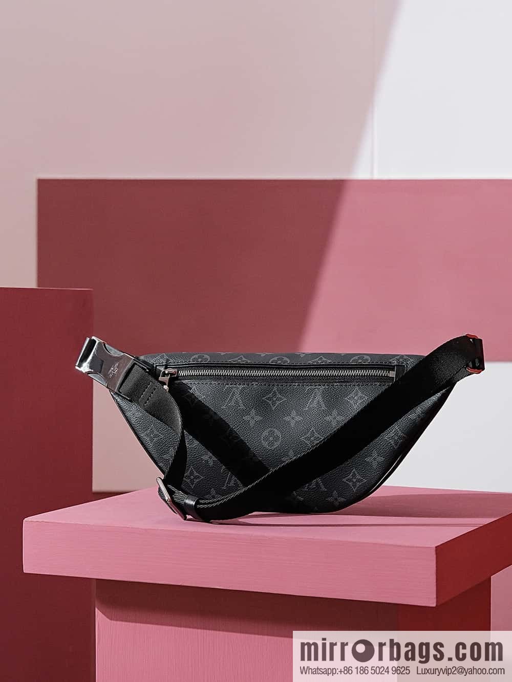 LV Discovery Bumbag PM M46035
