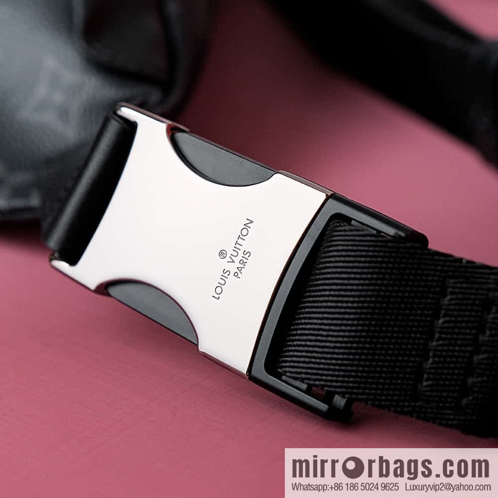 LV Discovery Bumbag PM M46035