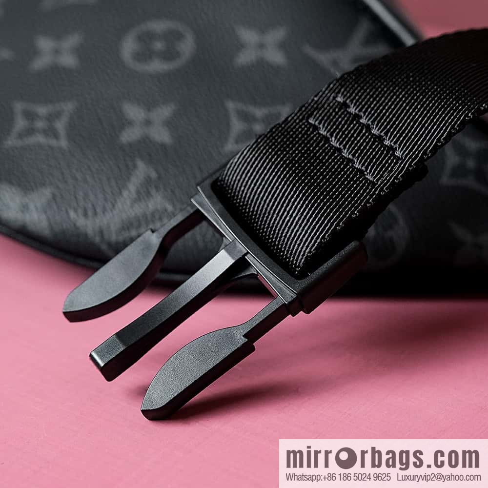 LV Discovery Bumbag PM M46035