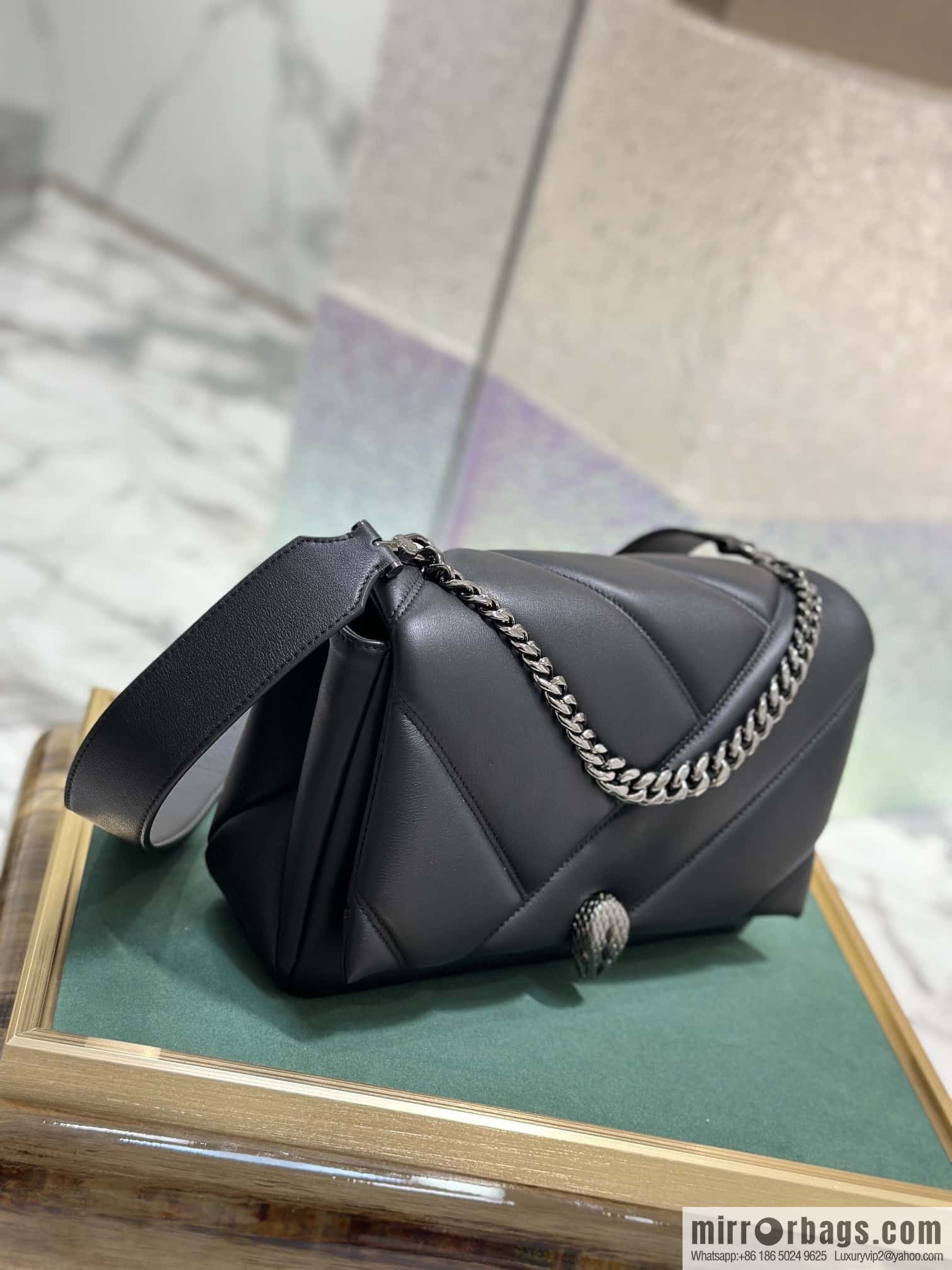 BVLGARI Bulgari SERPENTI CABOCHON series mini crossbody bag Model: 291223