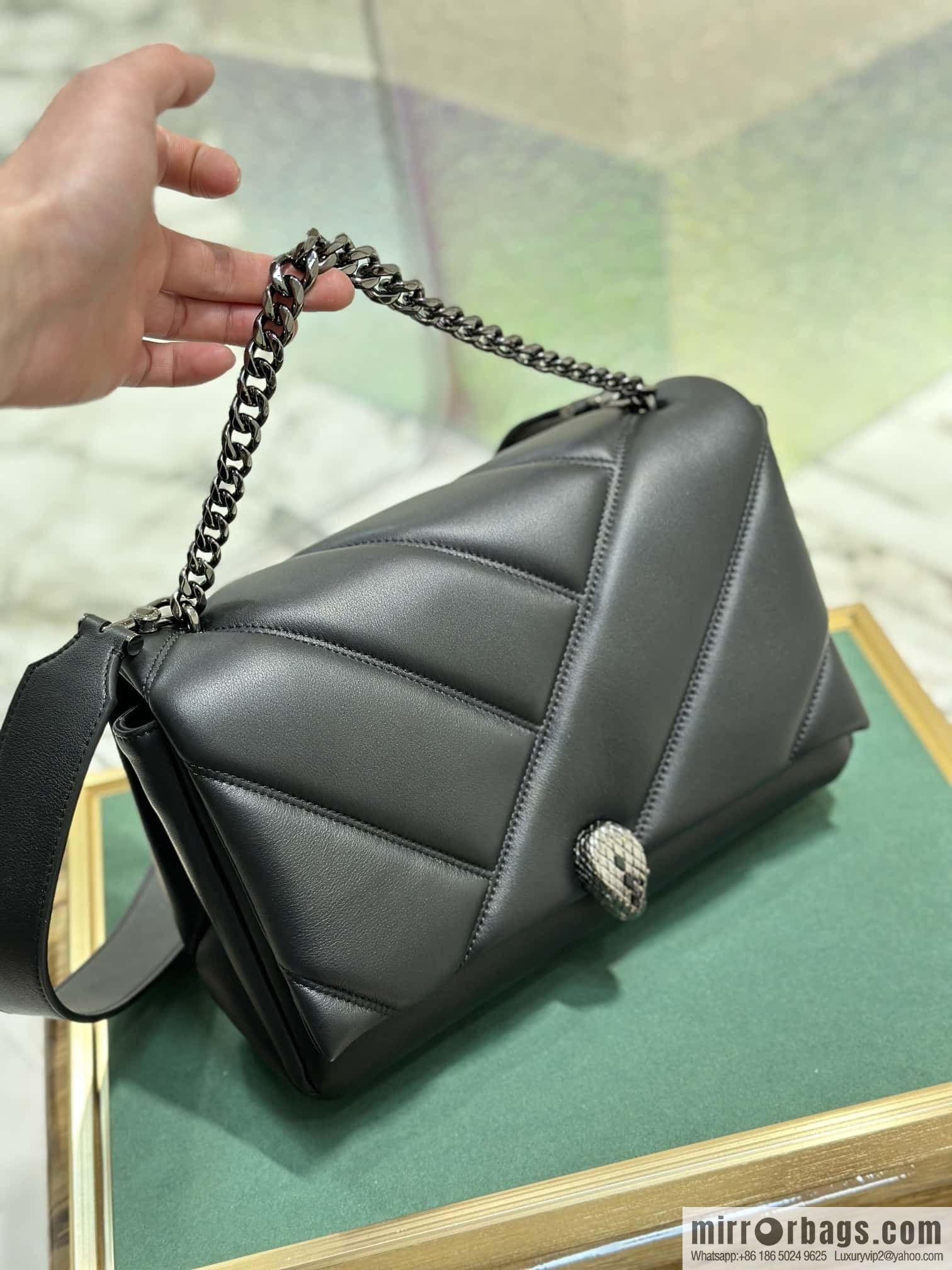 BVLGARI Bulgari SERPENTI CABOCHON series mini crossbody bag Model: 291223