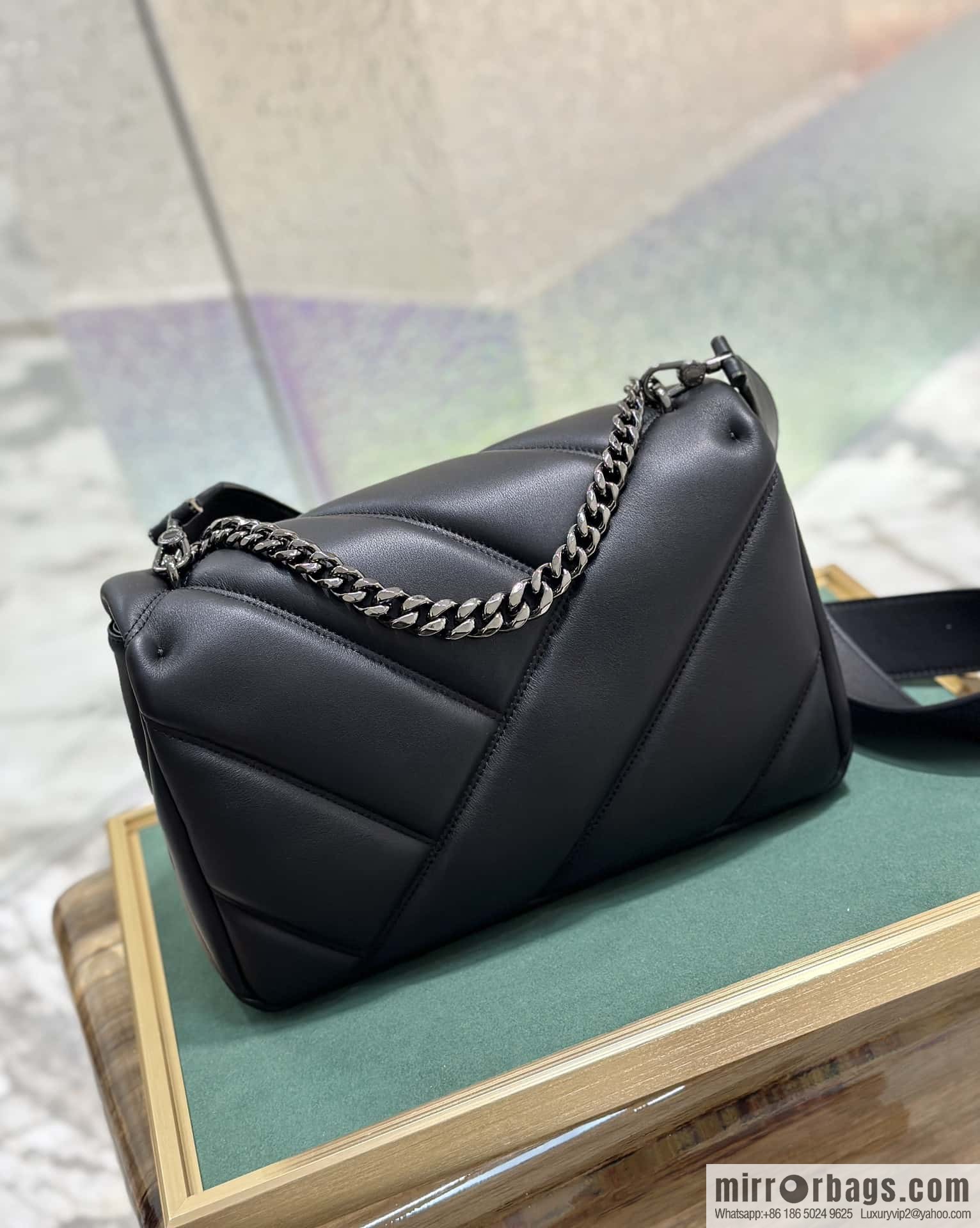 BVLGARI Bulgari SERPENTI CABOCHON series mini crossbody bag Model: 291223