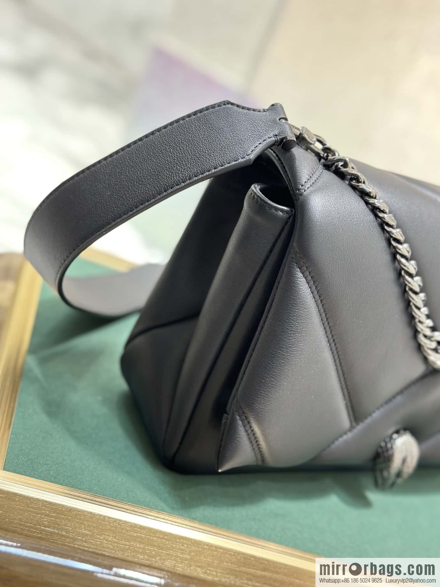 BVLGARI Bulgari SERPENTI CABOCHON series mini crossbody bag Model: 291223