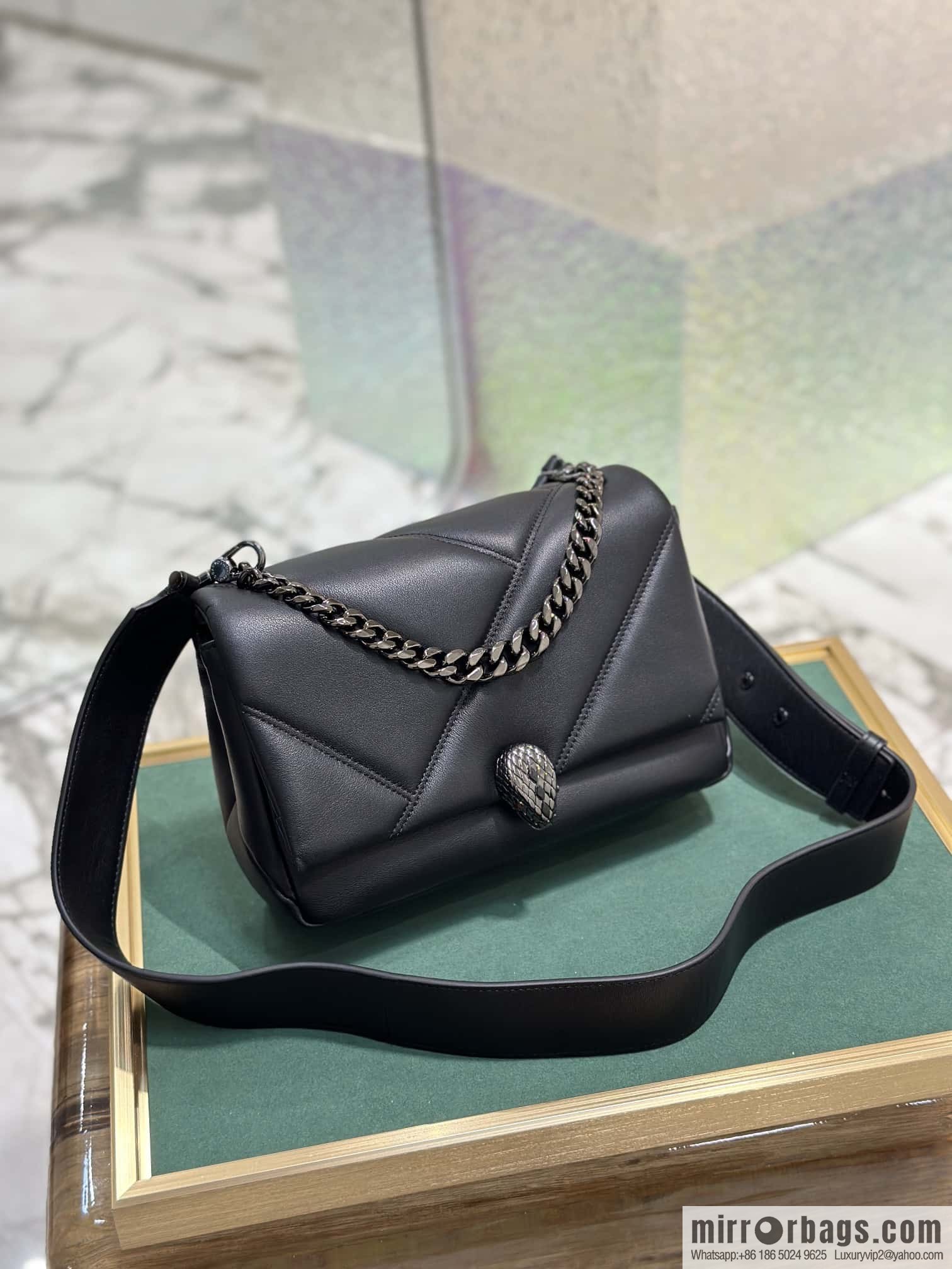 BVLGARI Bulgari SERPENTI CABOCHON series mini crossbody bag Model: 291088
