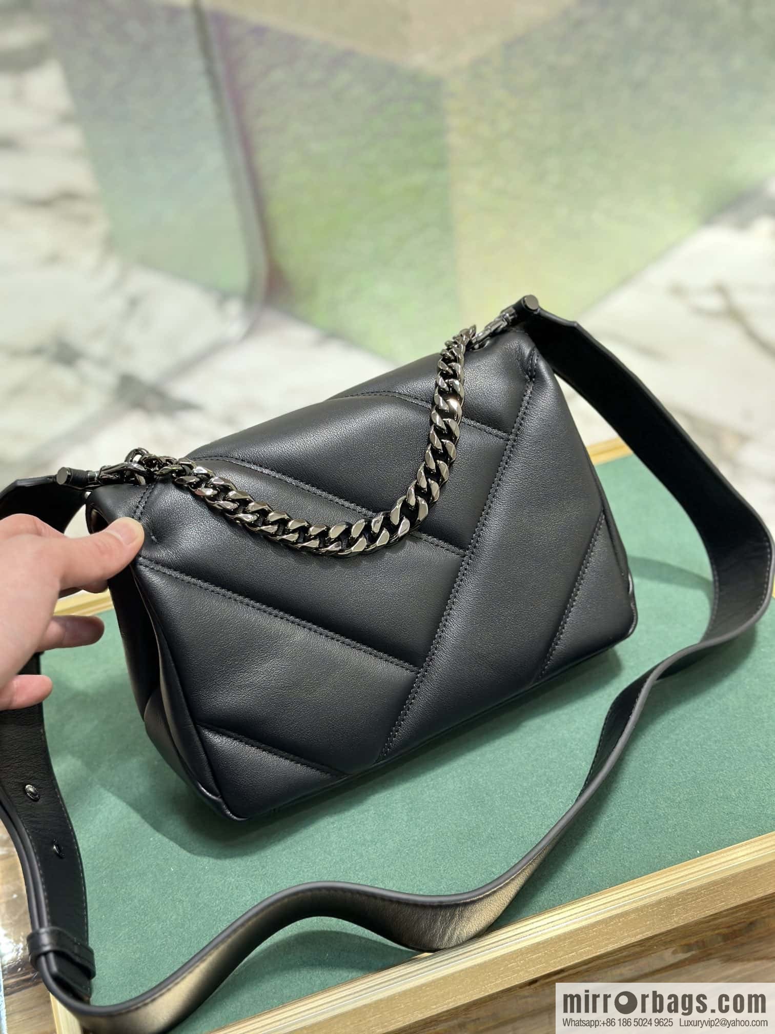 BVLGARI Bulgari SERPENTI CABOCHON series mini crossbody bag Model: 291088