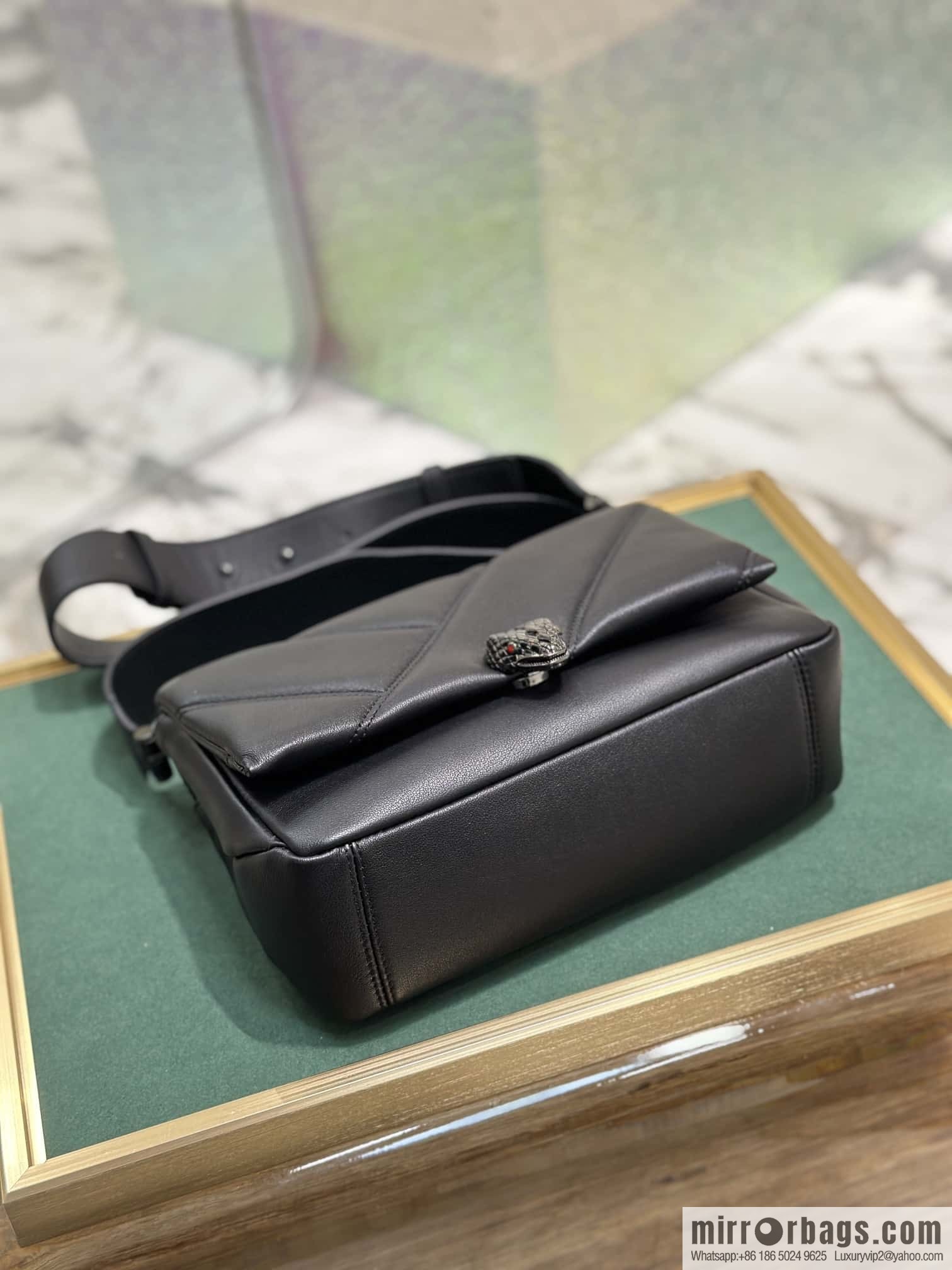 BVLGARI Bulgari SERPENTI CABOCHON series mini crossbody bag Model: 291088