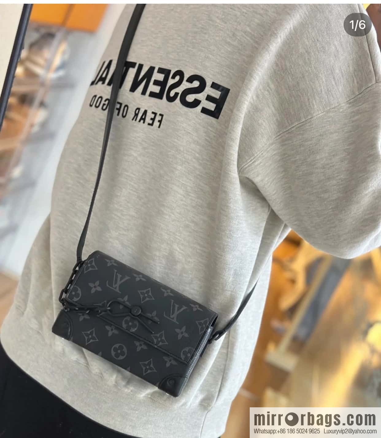 LV Steamer Wearable Wallet M81783