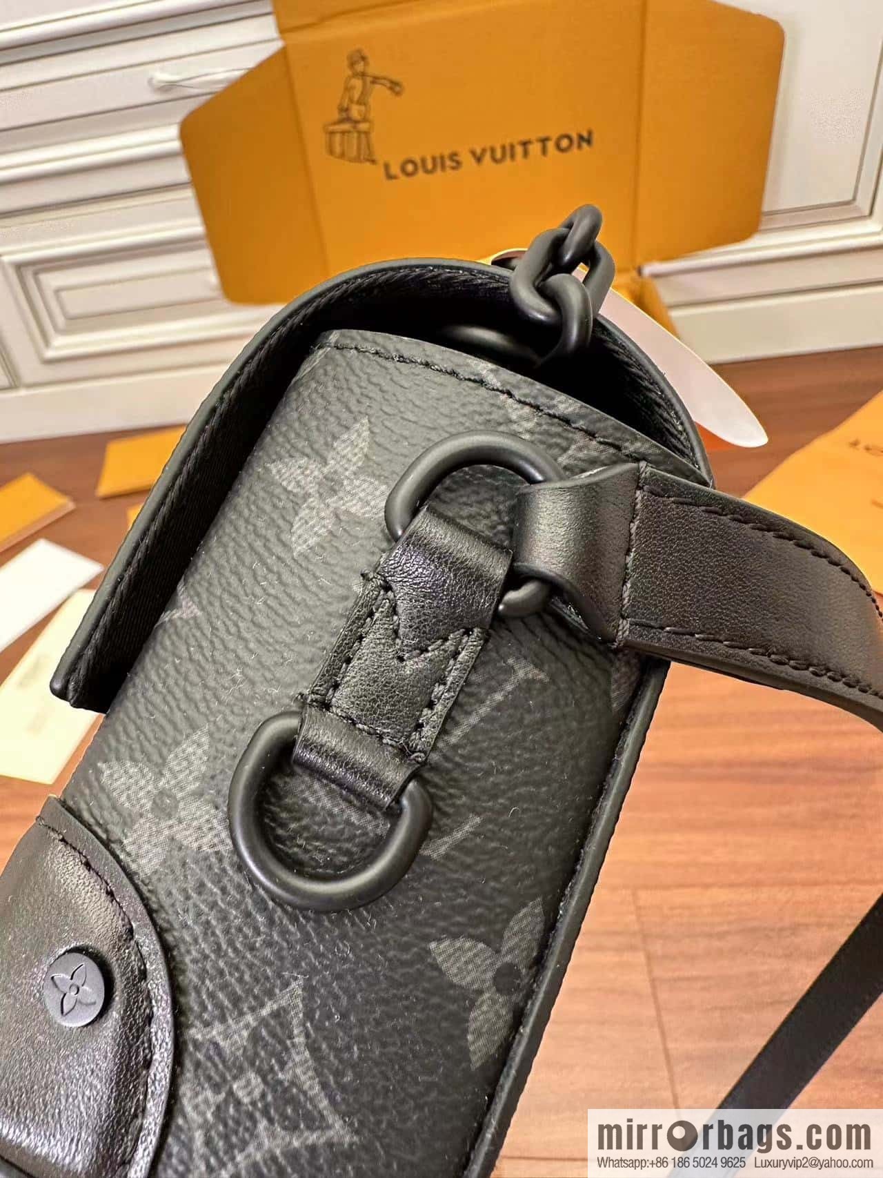 LV Steamer Wearable Wallet M81783