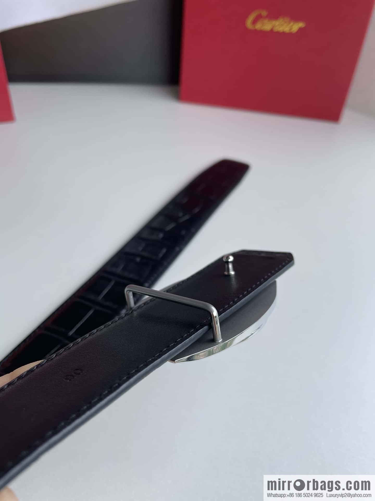 Cartier Cartier, stainless steel metal buckle imported cowhide fine imitation crocodile leather belt 3.5cm