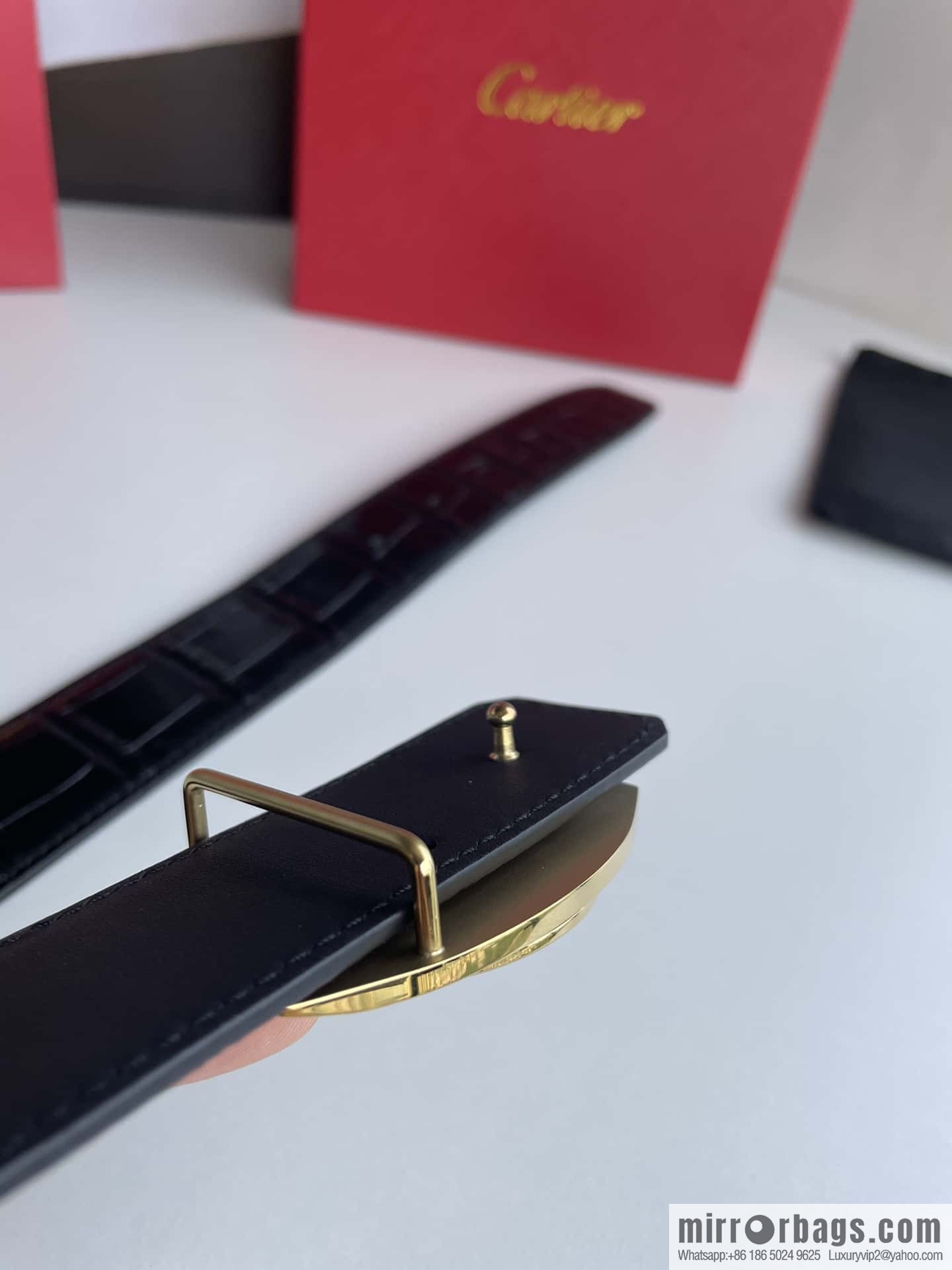 Cartier Cartier, stainless steel metal buckle imported cowhide fine imitation crocodile leather belt 3.5cm