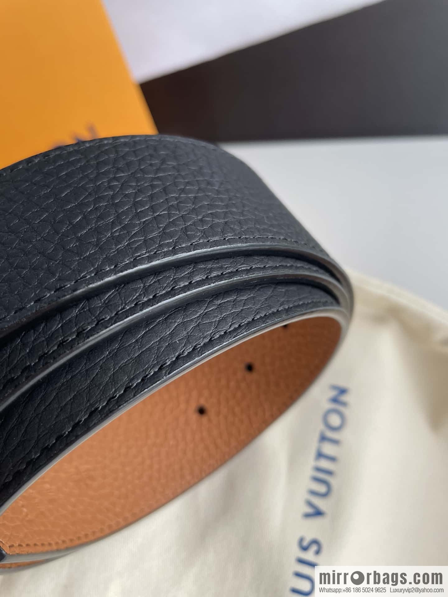 LOUIS VUITTON Louis Vuitton counter hanging buckle double-sided lychee lychee black/khaki belt