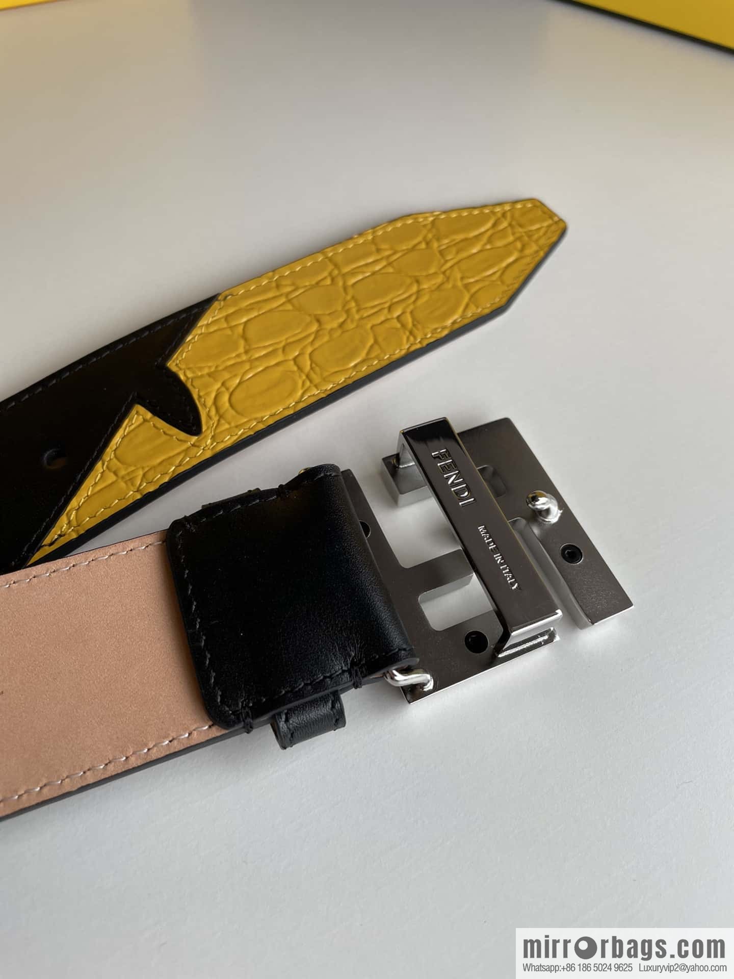 FENDI Fendi FF logo exquisite craftsmanship metal buckle first layer cowhide splicing snake skin belt