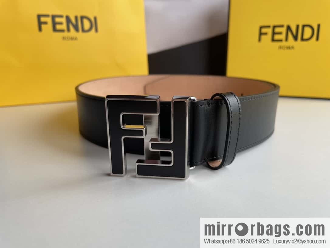 FENDI Fendi FF logo exquisite craftsmanship metal buckle first layer cowhide splicing snake skin belt