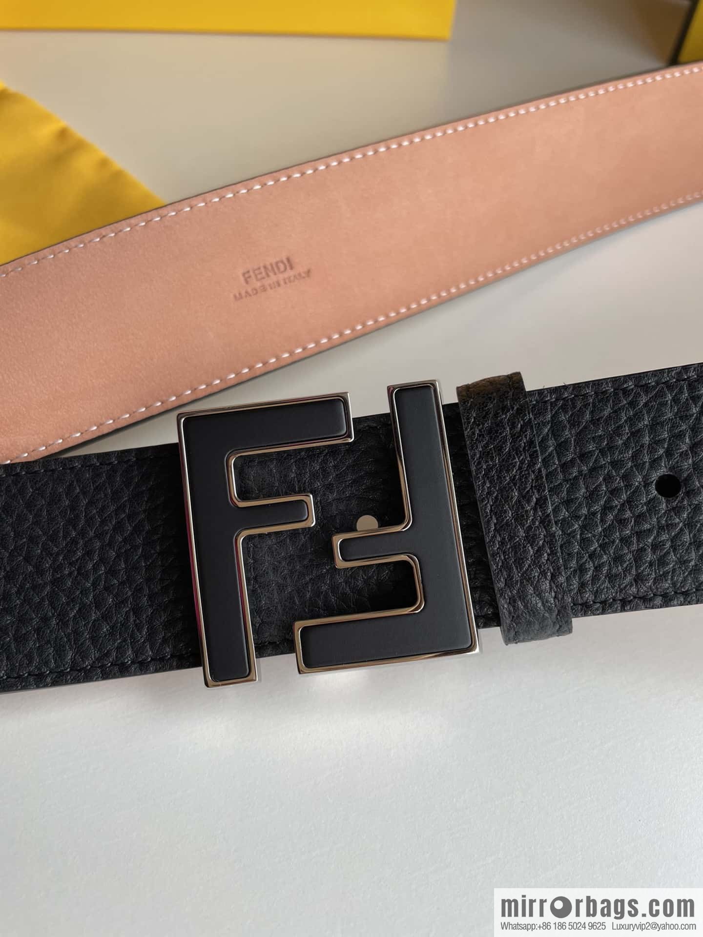 FENDI Fendi FF logo exquisite craftsmanship metal buckle first layer cowhide splicing snake skin belt