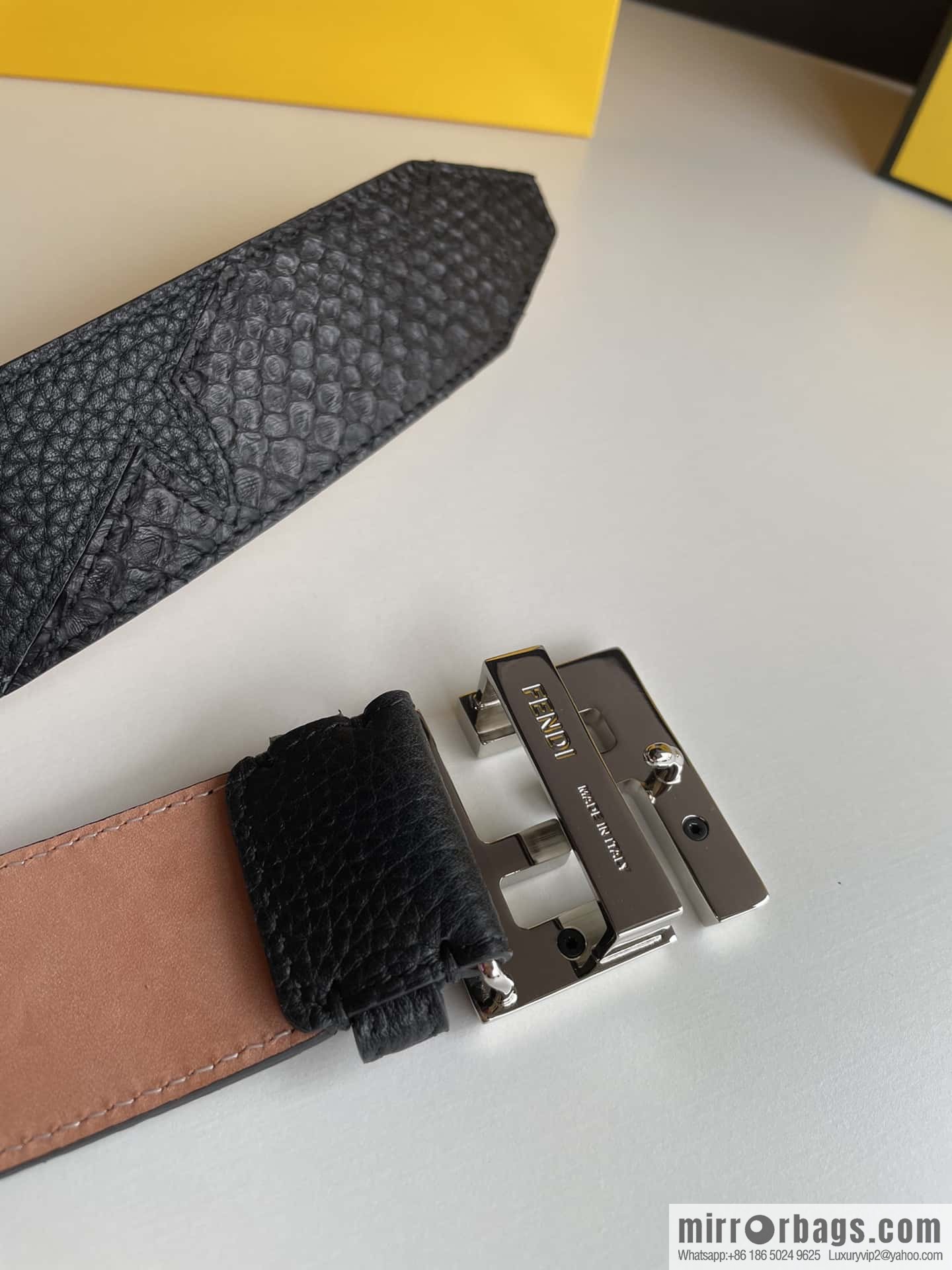 FENDI Fendi FF logo exquisite craftsmanship metal buckle first layer cowhide splicing snake skin belt