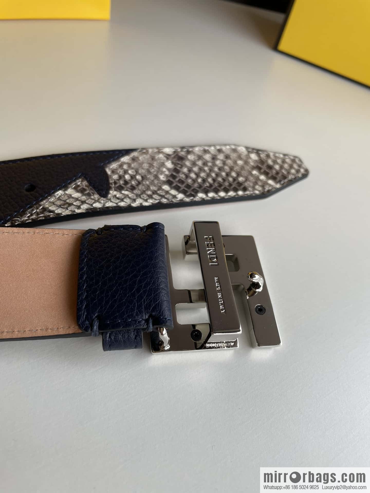 FENDI Fendi FF logo exquisite craftsmanship metal buckle first layer cowhide splicing snake skin belt