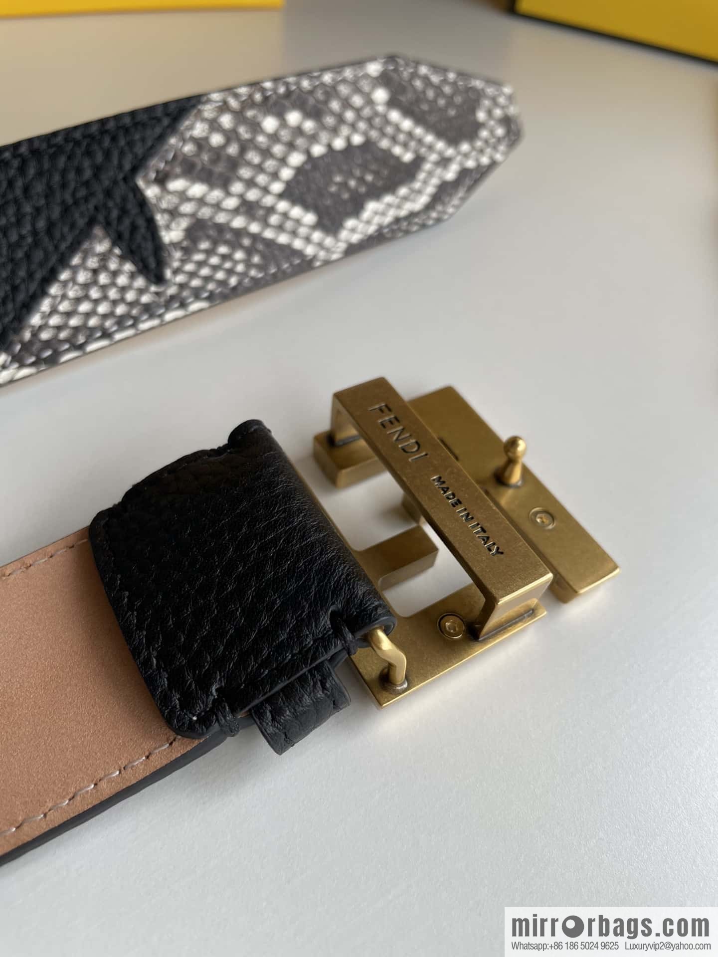 FENDI Fendi FF logo exquisite craftsmanship metal buckle first layer cowhide splicing snake skin belt